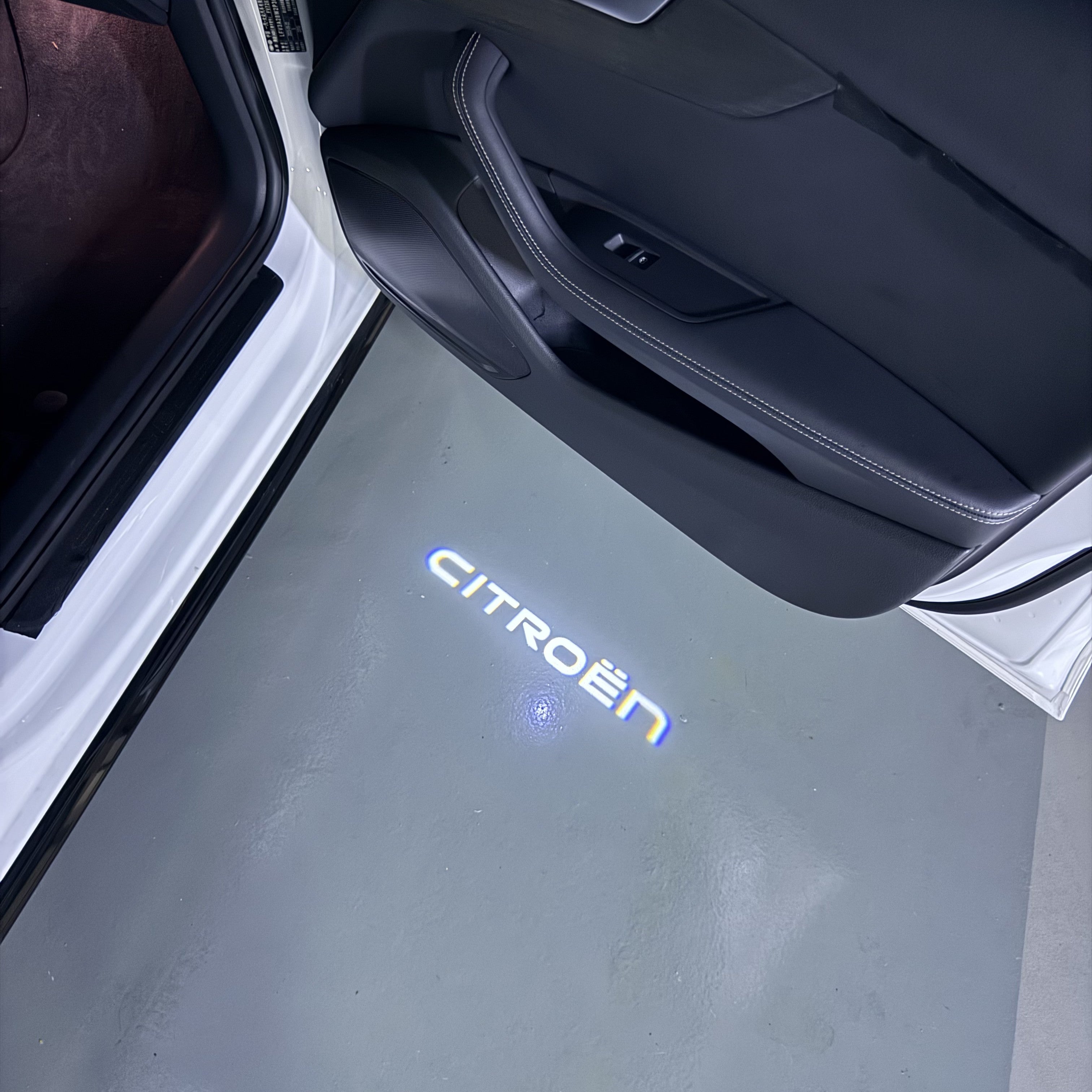 ÉCLAIRAGE DE PROJECTEUR BMW M3 LOGO Nr.24 (quantité 1 = 1 jeux / 2 feux de porte)