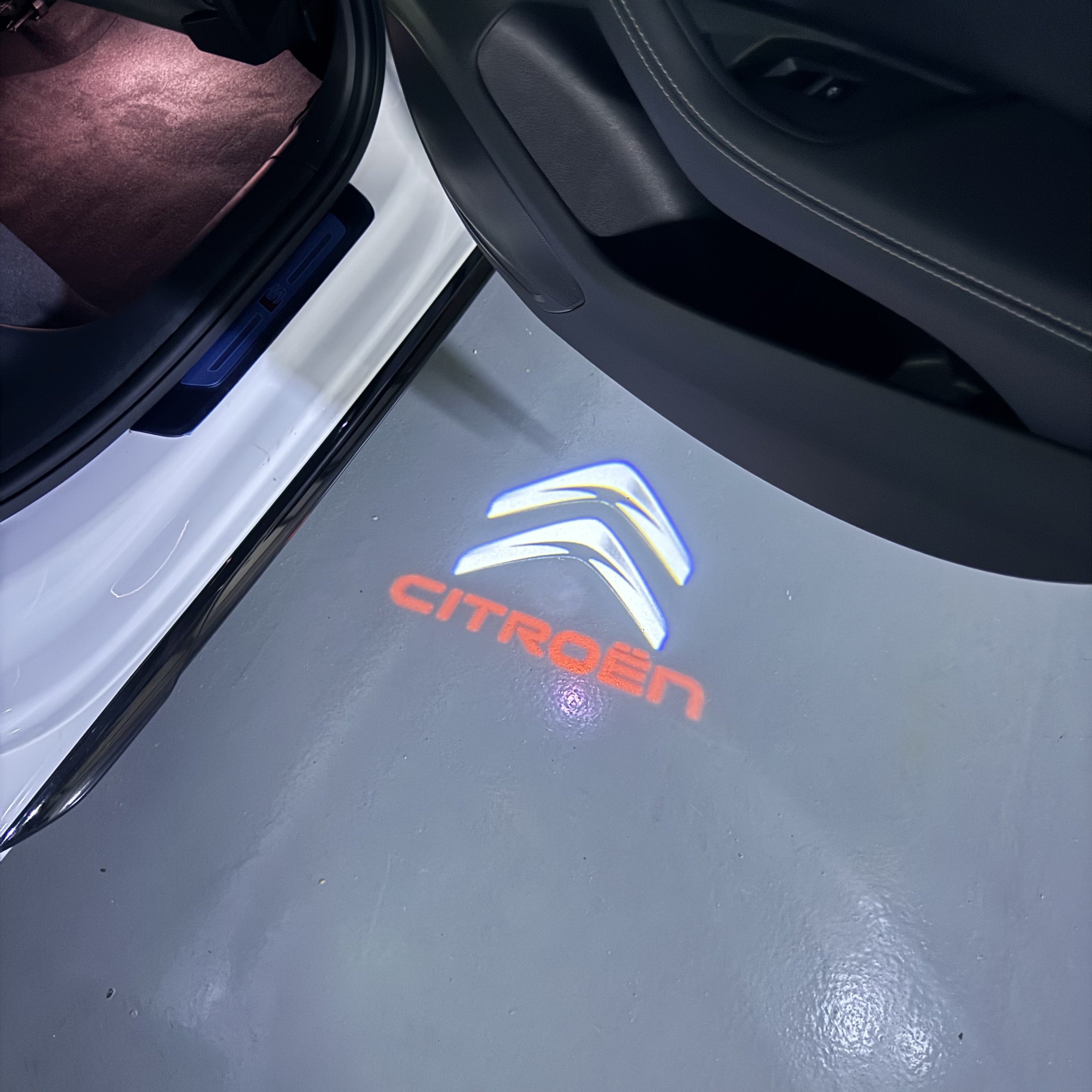 BMW M3 LOGO PROJECTOT LIGHTS Nr.24 (Menge 1 = 1 Sets/2 Türleuchten)