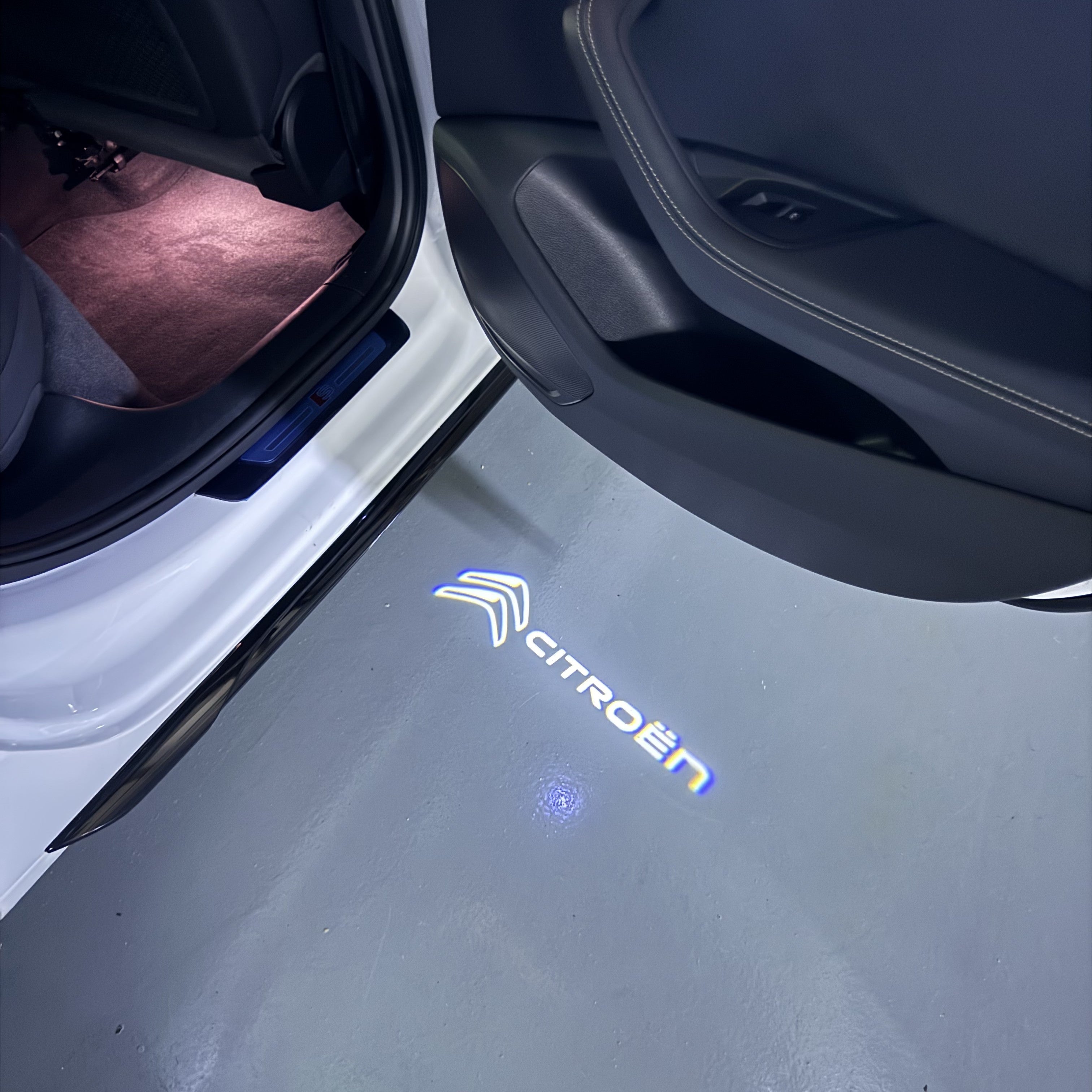 ÉCLAIRAGE DE PROJECTEUR BMW M3 LOGO Nr.24 (quantité 1 = 1 jeux / 2 feux de porte)