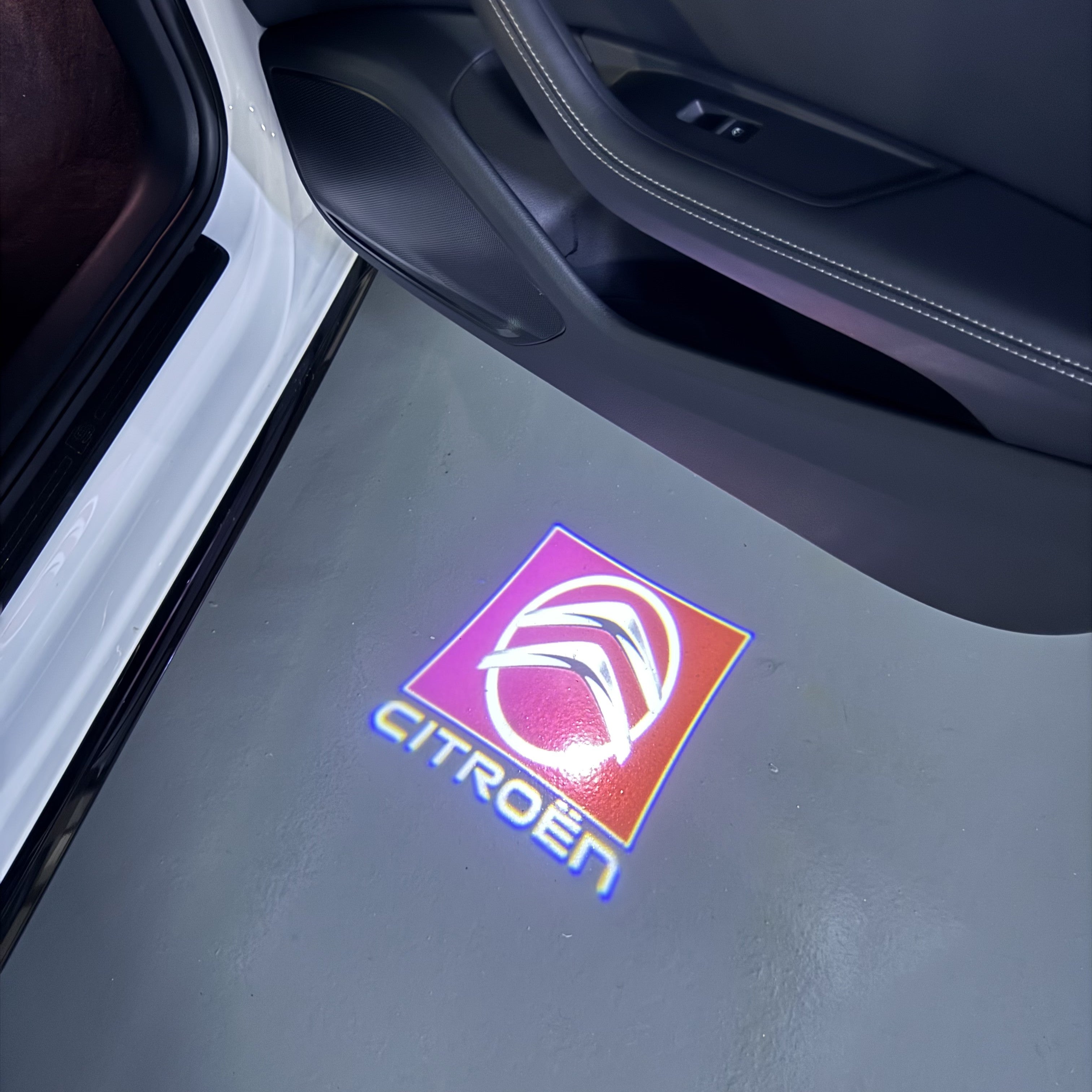 BMW M3 LOGO PROJECTOT LIGHTS Nr.24 (Menge 1 = 1 Sets/2 Türleuchten)