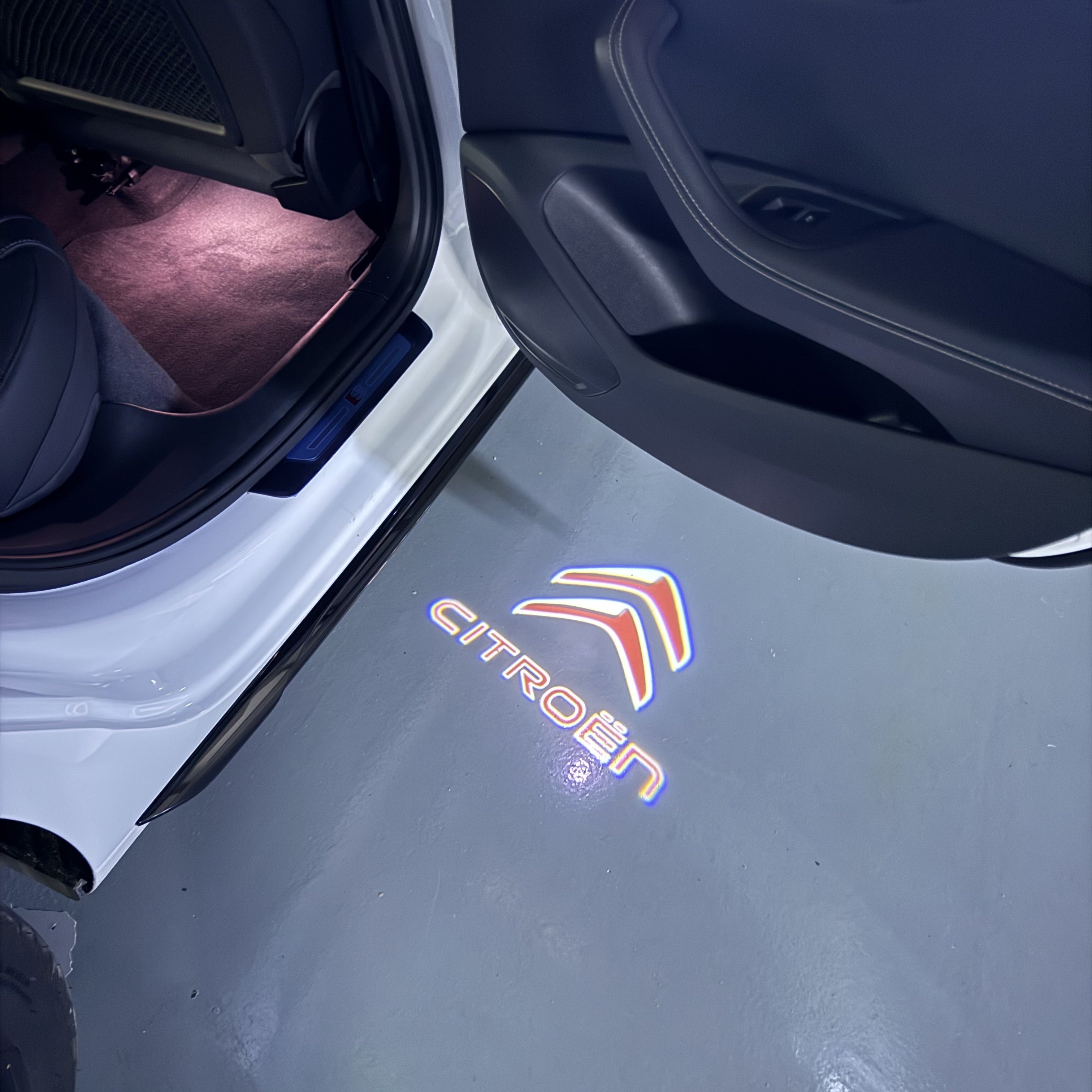 ÉCLAIRAGE DE PROJECTEUR BMW M3 LOGO Nr.24 (quantité 1 = 1 jeux / 2 feux de porte)