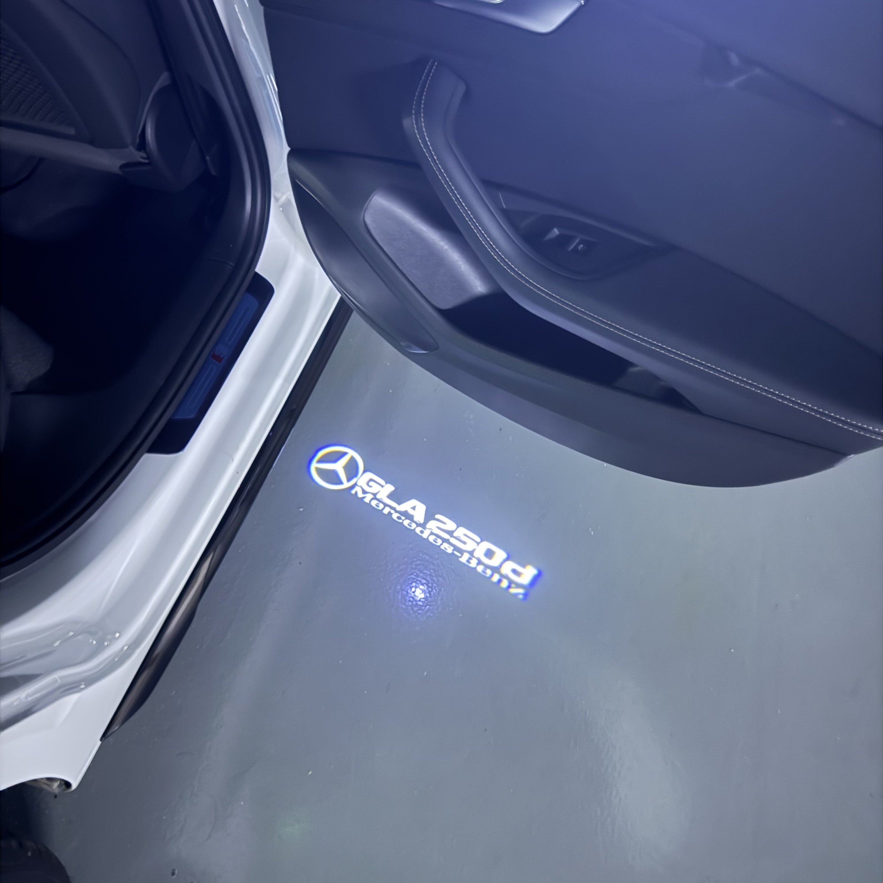 Feu de signalisation Mercedes - Benz No 03 (qty 1 = 1 ensemble / 2 feux de porte)