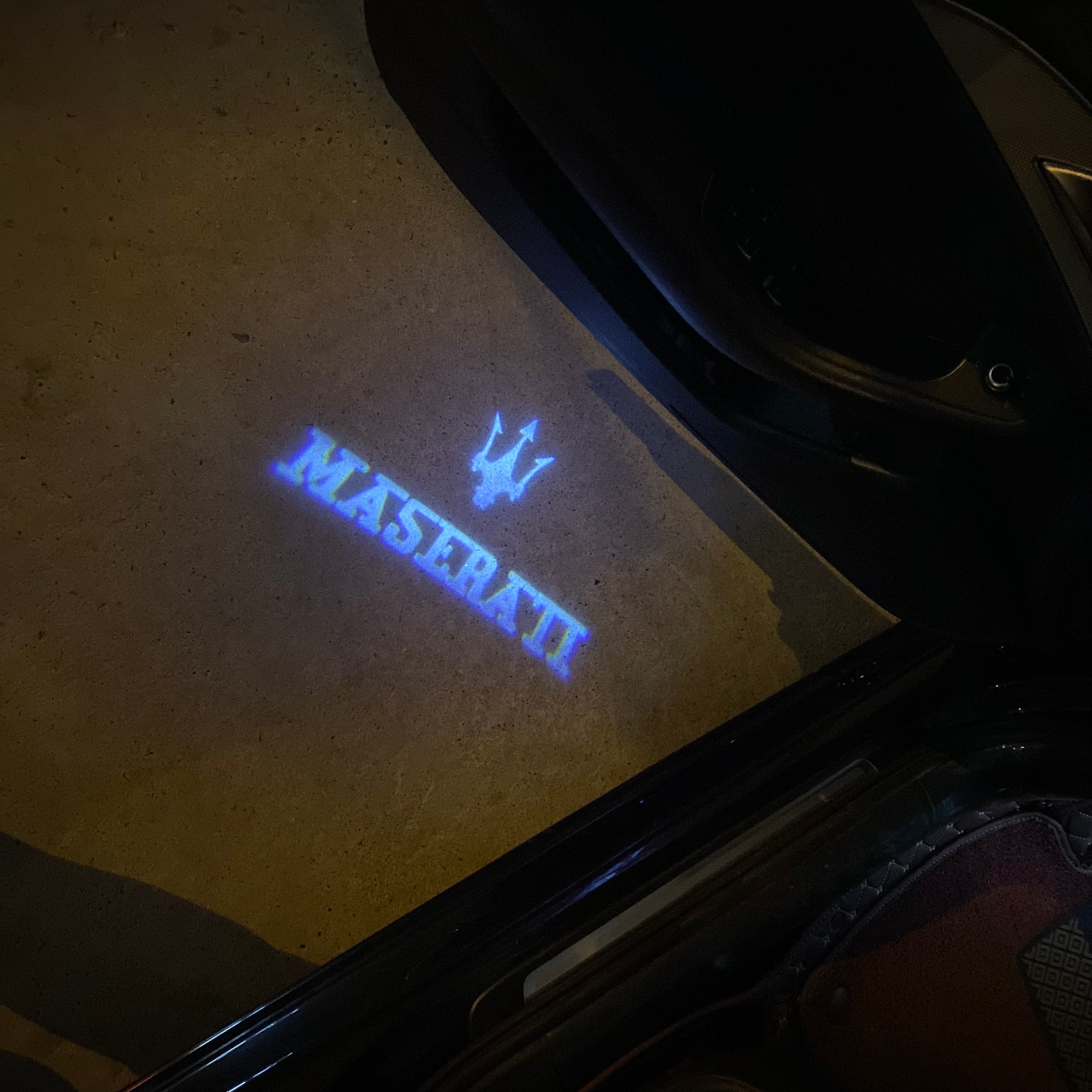 مازيراتي LOGO PROJECROTR أضواء Nr.01 (الكمية 1 = 1 مجموعات / 2 أضواء الباب)