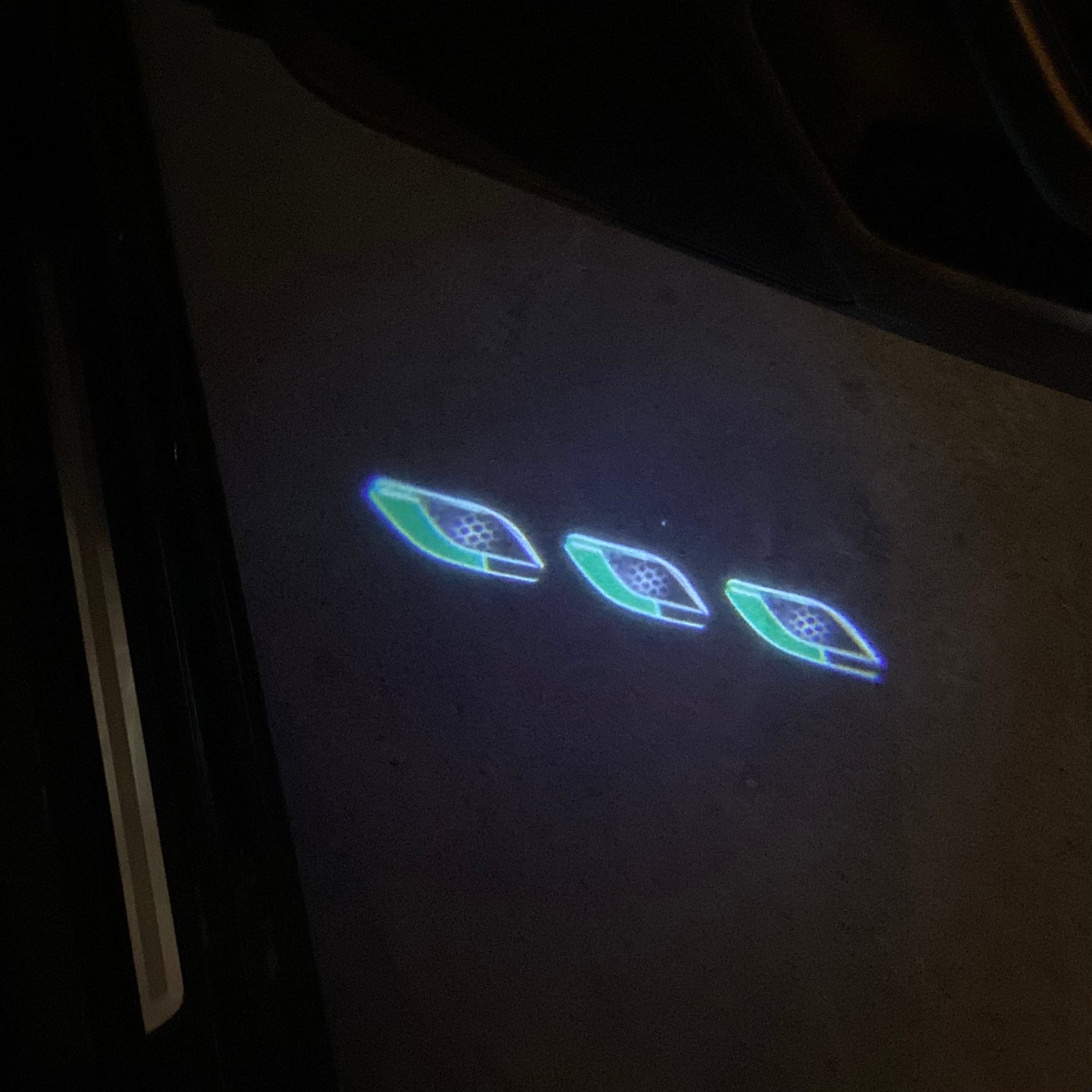 Maserati LOGO PROJECROTR LIGHTS Nr.01 (quantità 1 = 1 set / 2 luci porta)