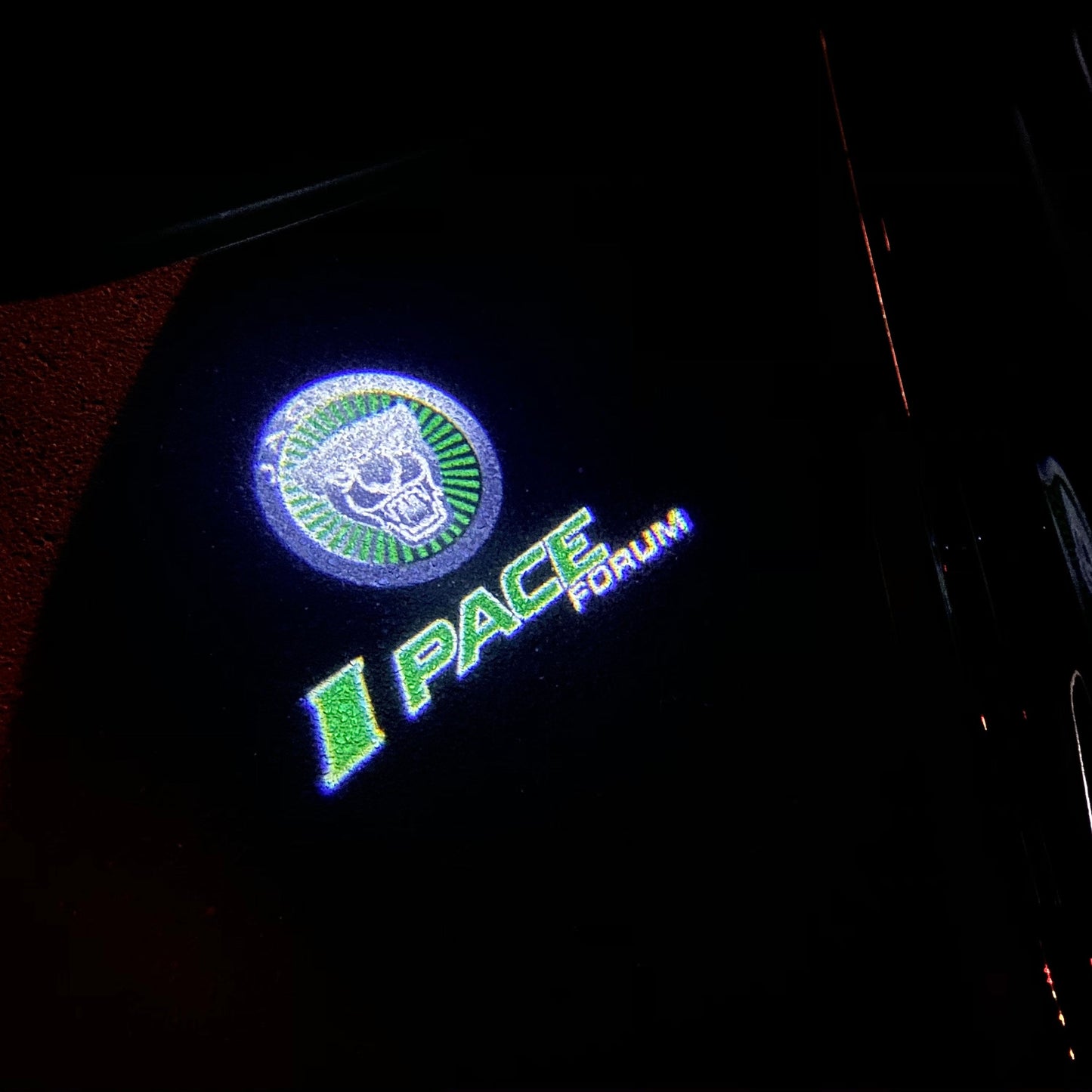 LUCES DE PROYECTOR LOGO JAGUAR No 123 (cantidad 1 = 1 juegos / 2 luces de puerta)