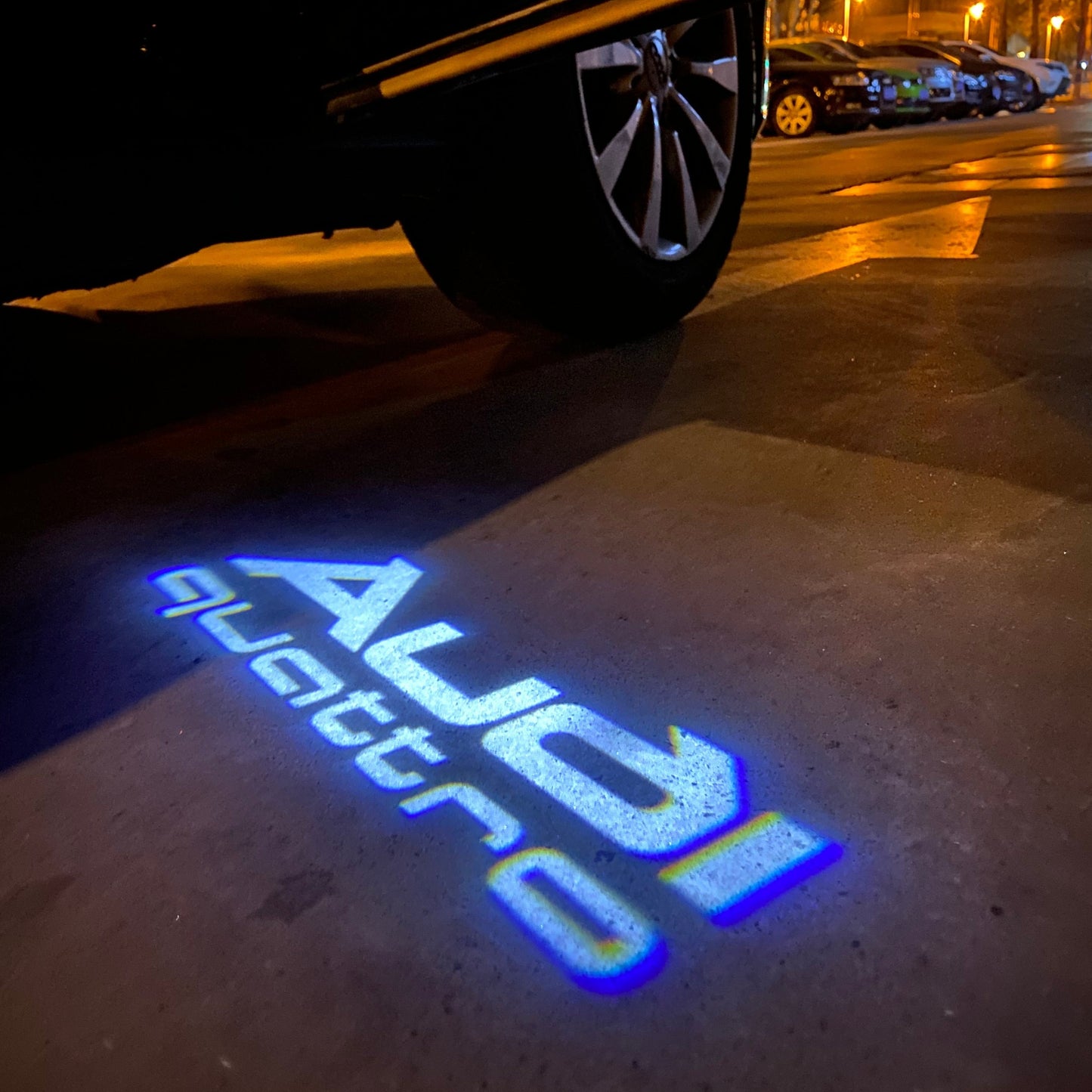 AUDI LOGO PROJECTOT LIGHTS Nr.19 (الكمية 1 = 2 Logo Films /2 أضواء الباب)