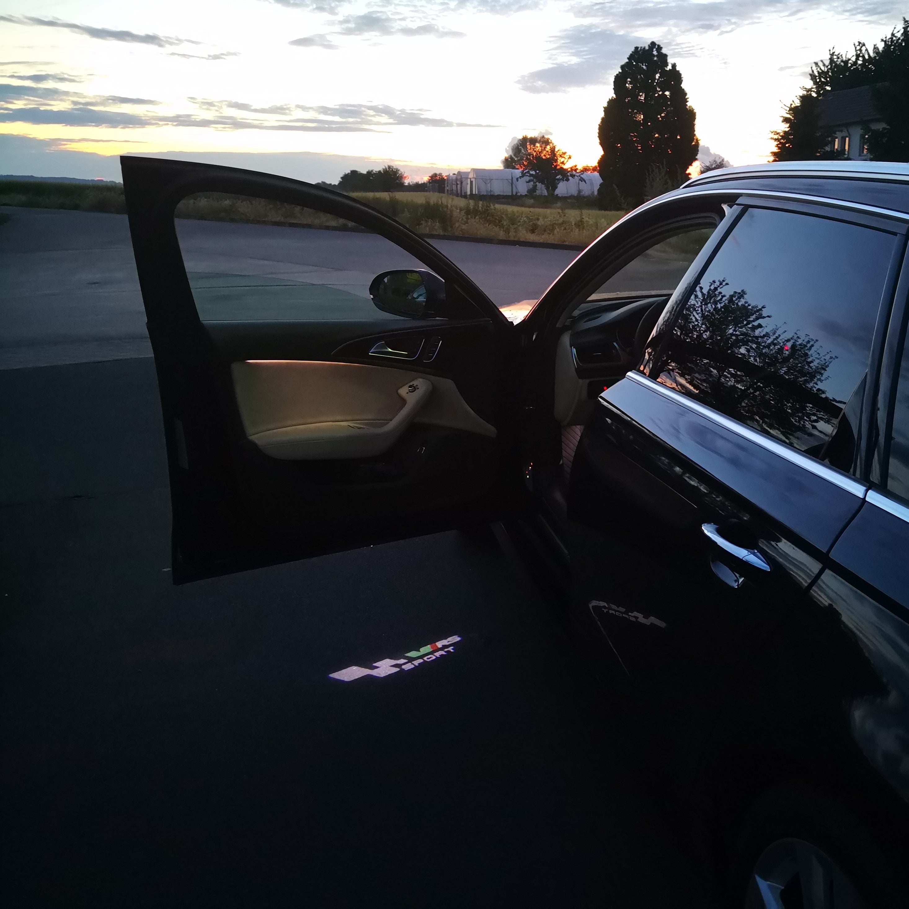 SKODA VRS LOGO FLOO lights Nr.22 (الكمية 1 = 2 Logo Film / 2 oP lights)