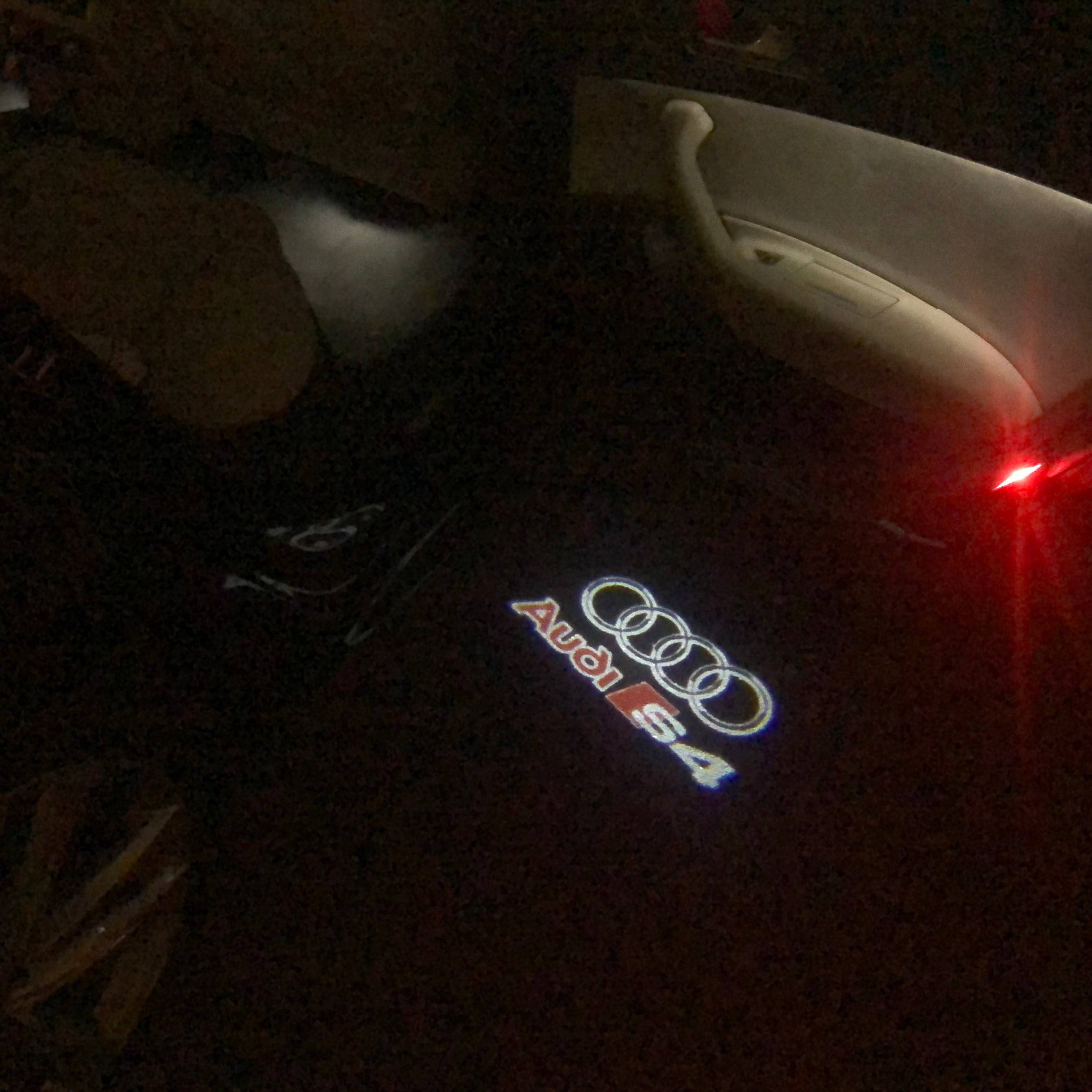 LAMPES DE PROJECTEUR AUDI LOGO Nr.34 (quantité 1 = 2 films de logo / 2 lumières de porte)
