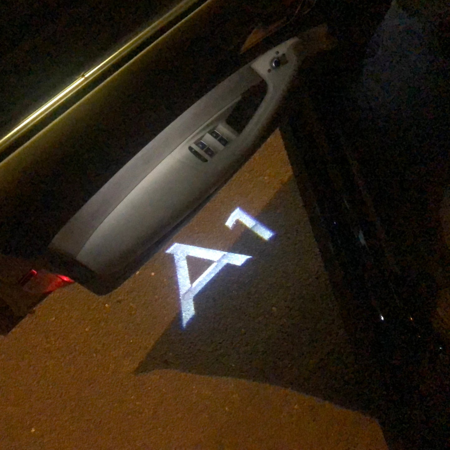 AUDI LOGO PROJECTOT LIGHTS Nr.169 (الكمية 1 = 2 شعار الأفلام / 2 أضواء الباب)