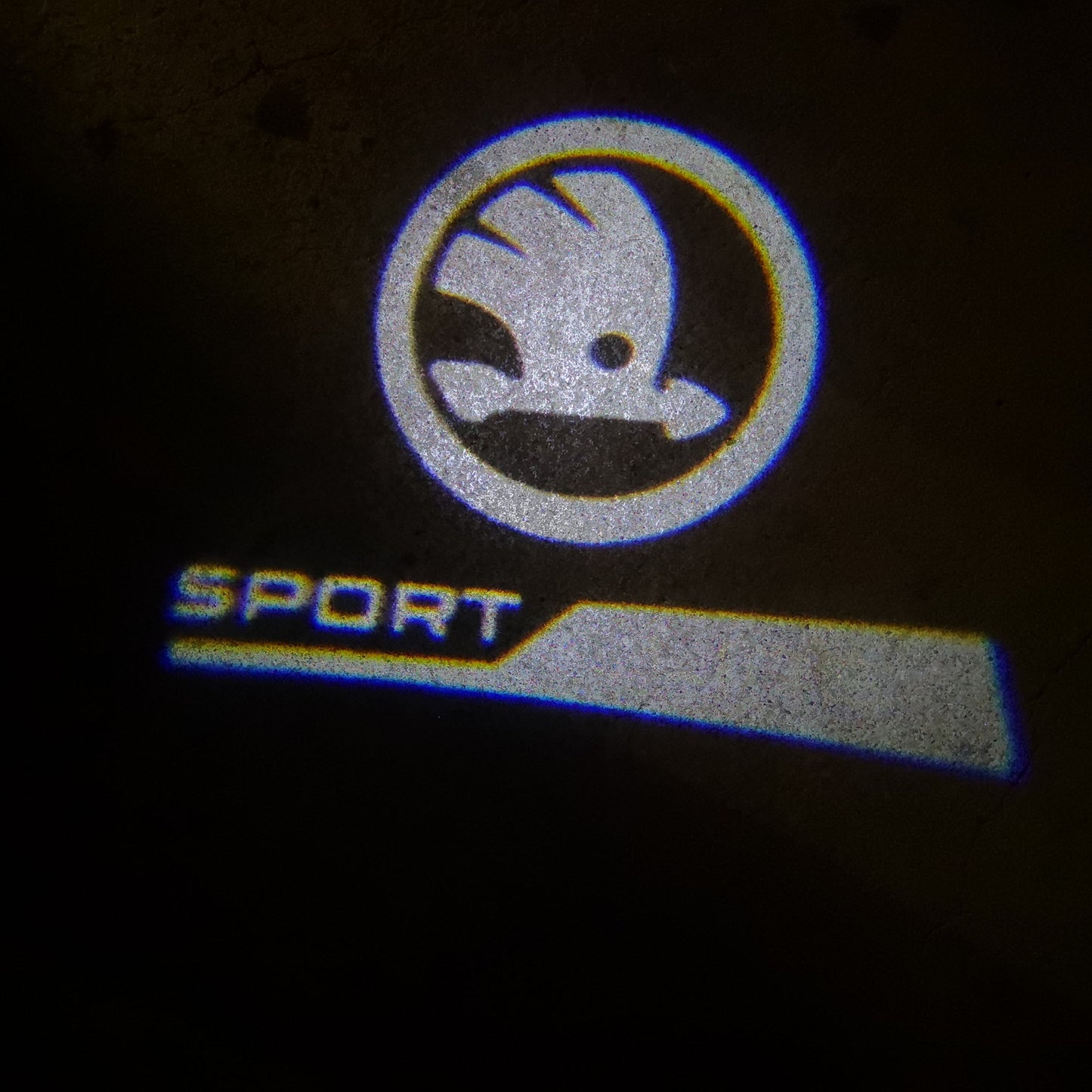 SKODA SPORT LOGO PROJECTOT LIGHTS Nr.06 (الكمية 1 = 2 شعار فيلم / 2 أضواء الباب)