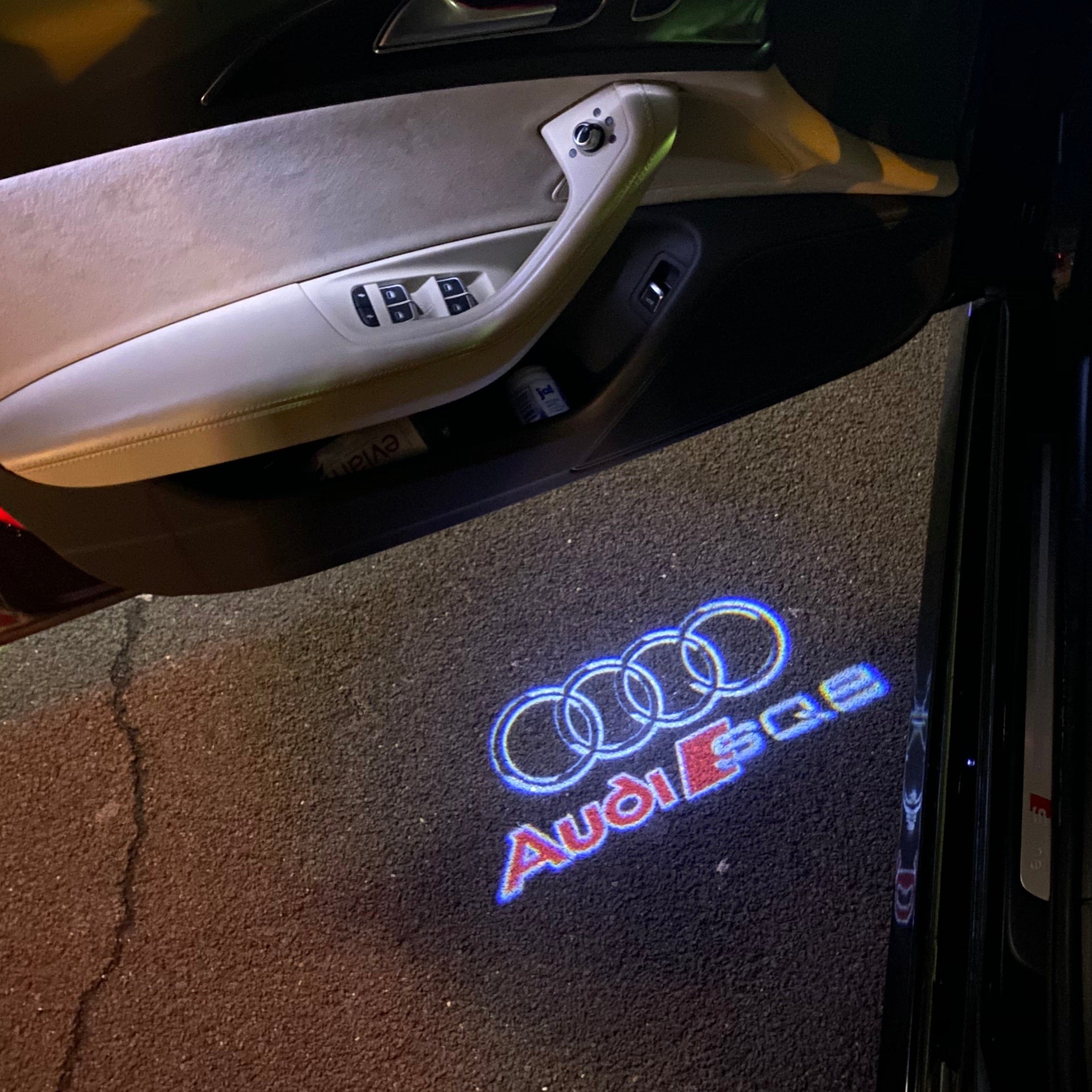 AUDI LOGO PROJECTOT LIGHTS Nr.255 (Menge 1 = 2 Logofolien /2 Türleuchten)