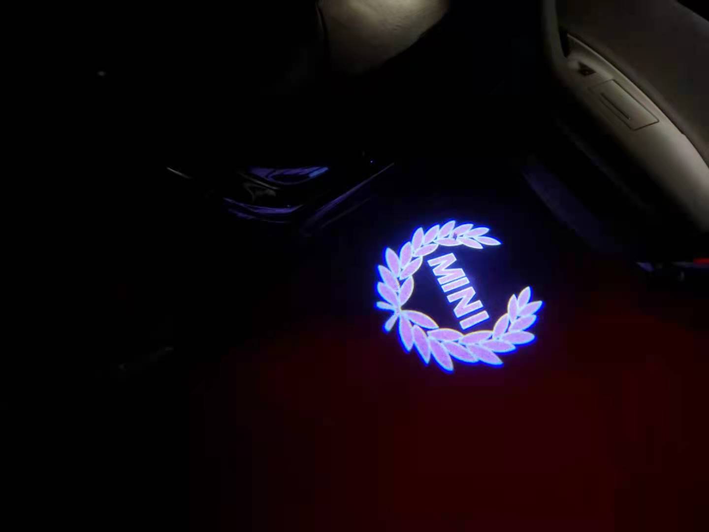 MINI LOGO PROJECROTR LIGHTS Nr.92 (quantité 1 = 2 Logo Film / 2 feux de porte)