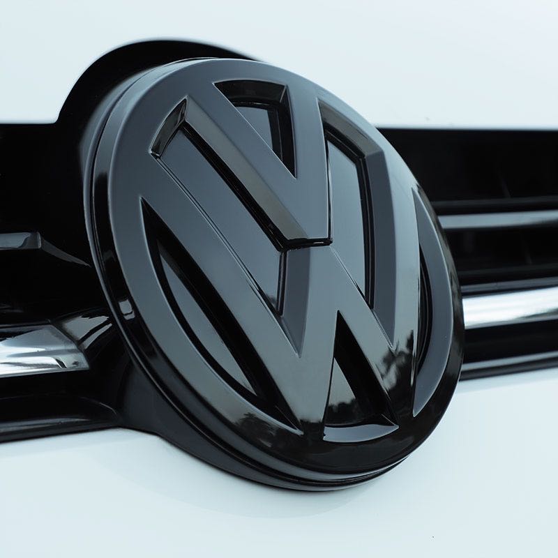 VW   Front Grill Logo LED with dznamic indicator- diameter 【137 mm】black color