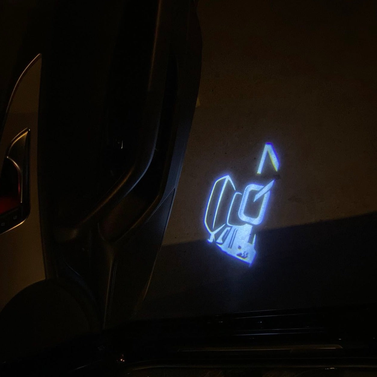 AUDI LOGO PROJECTOT LIGHTS Nr.19 (الكمية 1 = 2 Logo Films /2 أضواء الباب)