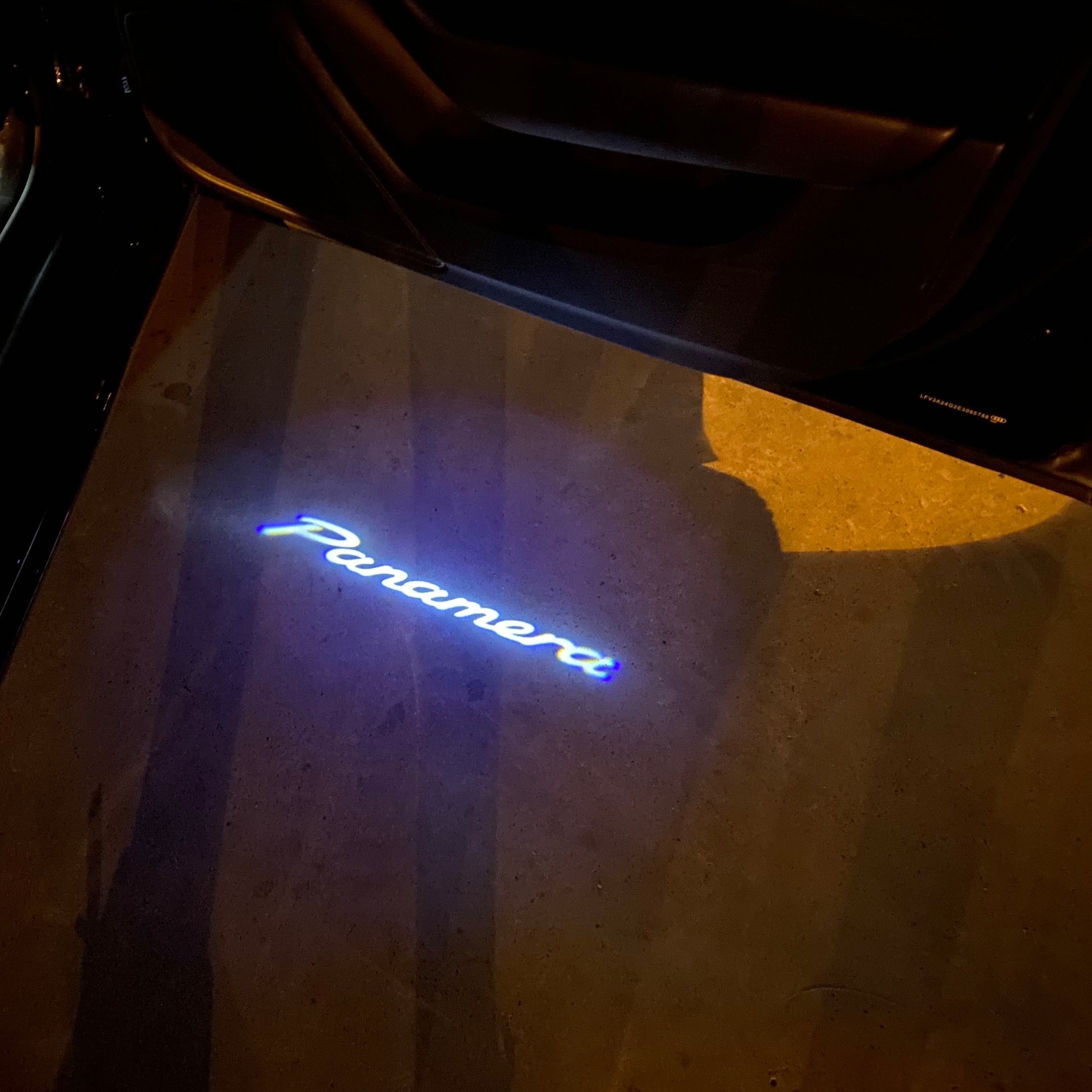 PORSCHE Panamera LOGO PROJECTOT LIGHTS Nr.35 (cantidad 1 = 2 logo película / 2 luces de puerta)
