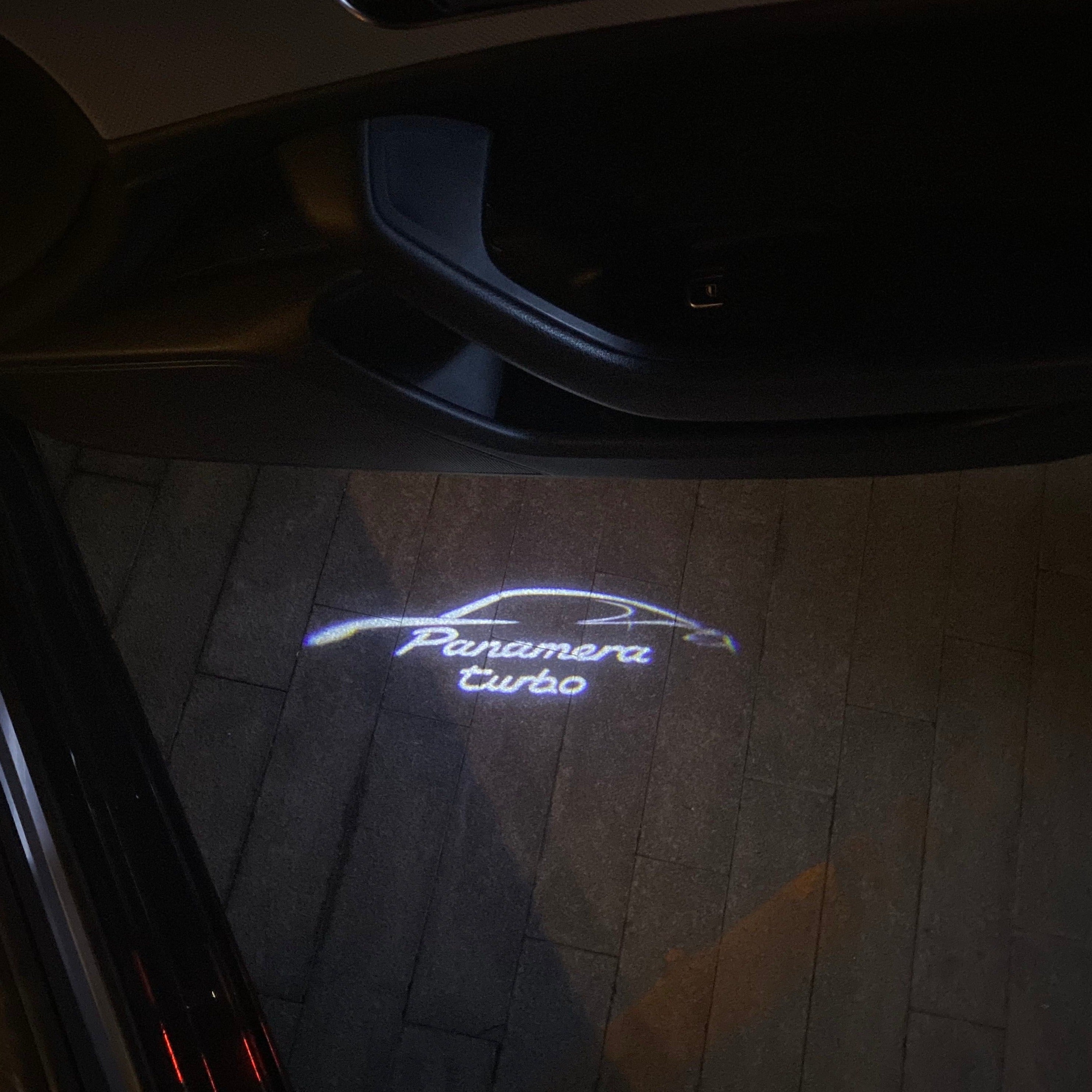 PORSCHE LOGO PROJECTOT LIGHTS Nr.84 (cantidad 1 = 2 logo película / 2 luces de puerta)