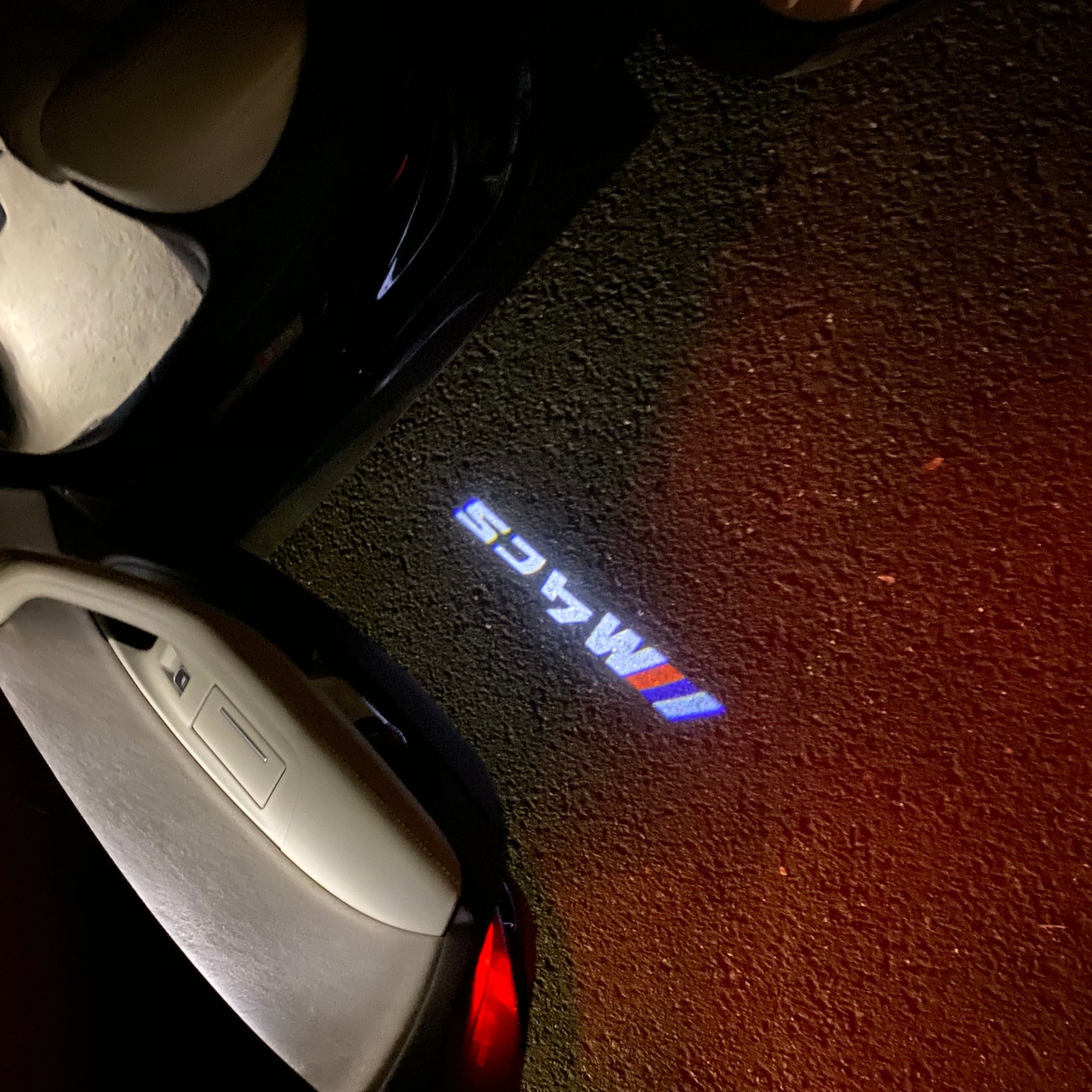 LUCES DE PROYECTOR DEL LOGOTIPO BMW M3 Nr.24 (cantidad 1 = 1 juegos / 2 luces de puerta)