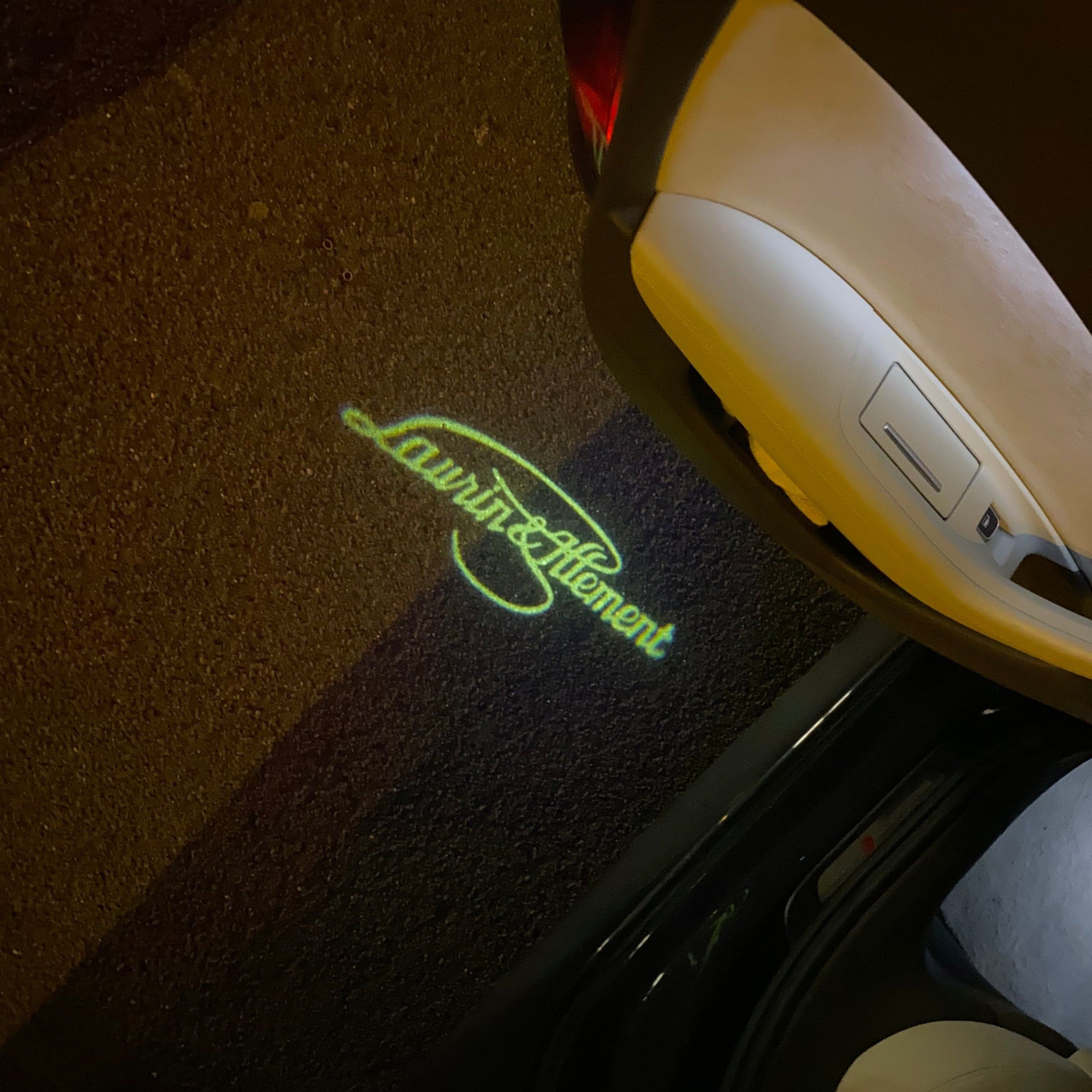 SKODA Laurin & Klement LOGO LOGO PROJECTOR LIGHTS Nr.19 (quantité 1 = 2 Logo Films / 2 portes lumières)