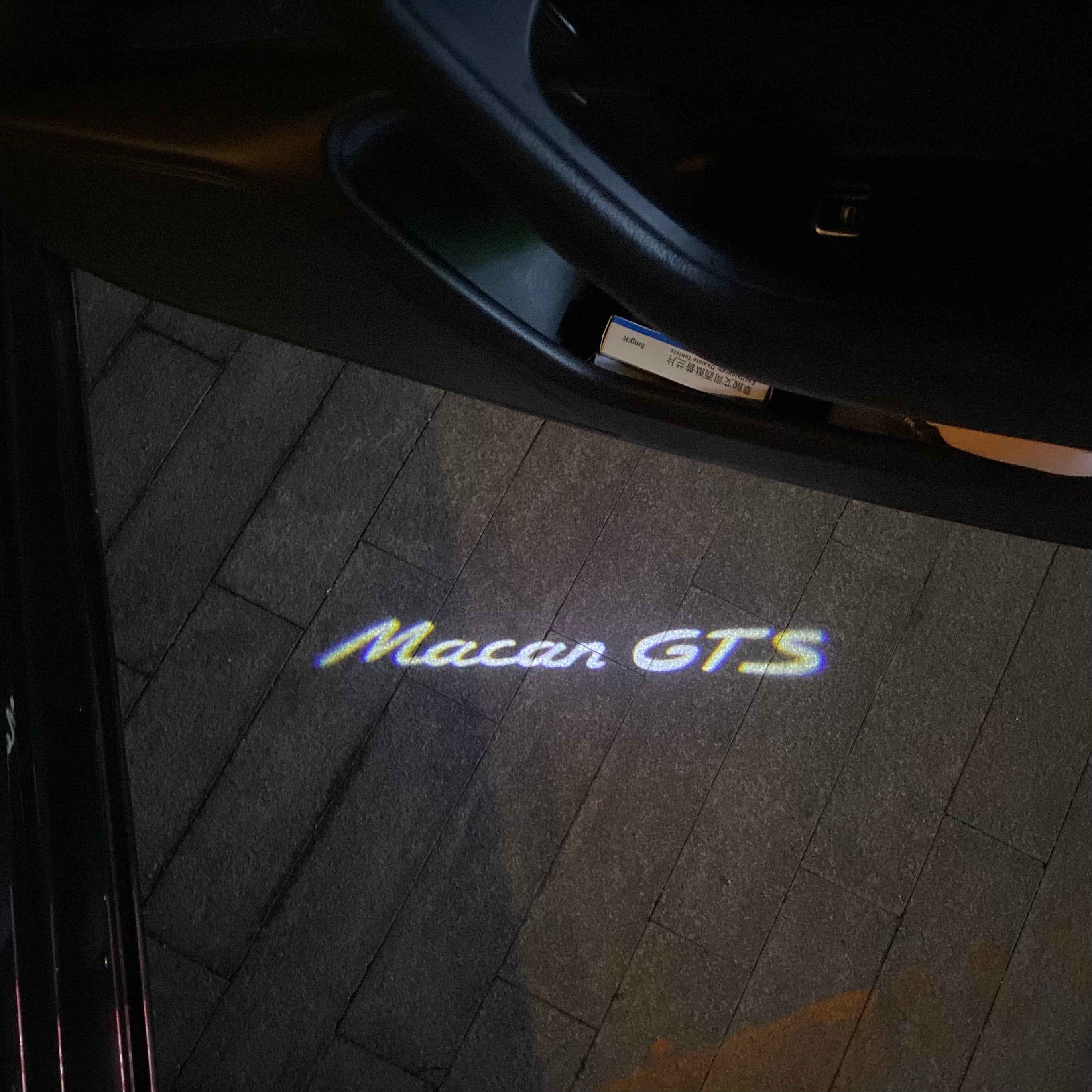 PORSCHE LOGO PROJECTOT LIGHTS Nr.88 (cantidad 1 = 2 logo película / 2 luces de puerta)