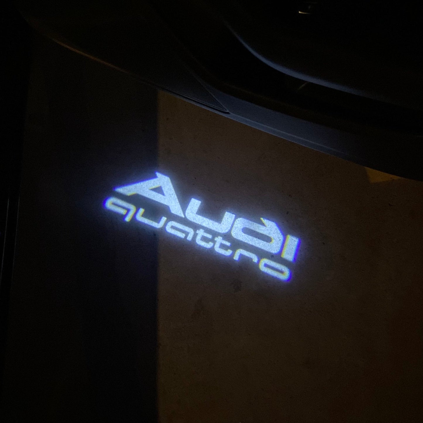 AUDI LOGO PROJECTOT LIGHTS Nr.19 (الكمية 1 = 2 Logo Films /2 أضواء الباب)