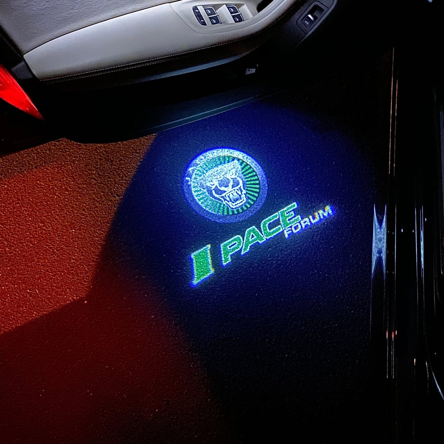 LUCES DE PROYECTOR LOGO JAGUAR No 123 (cantidad 1 = 1 juegos / 2 luces de puerta)