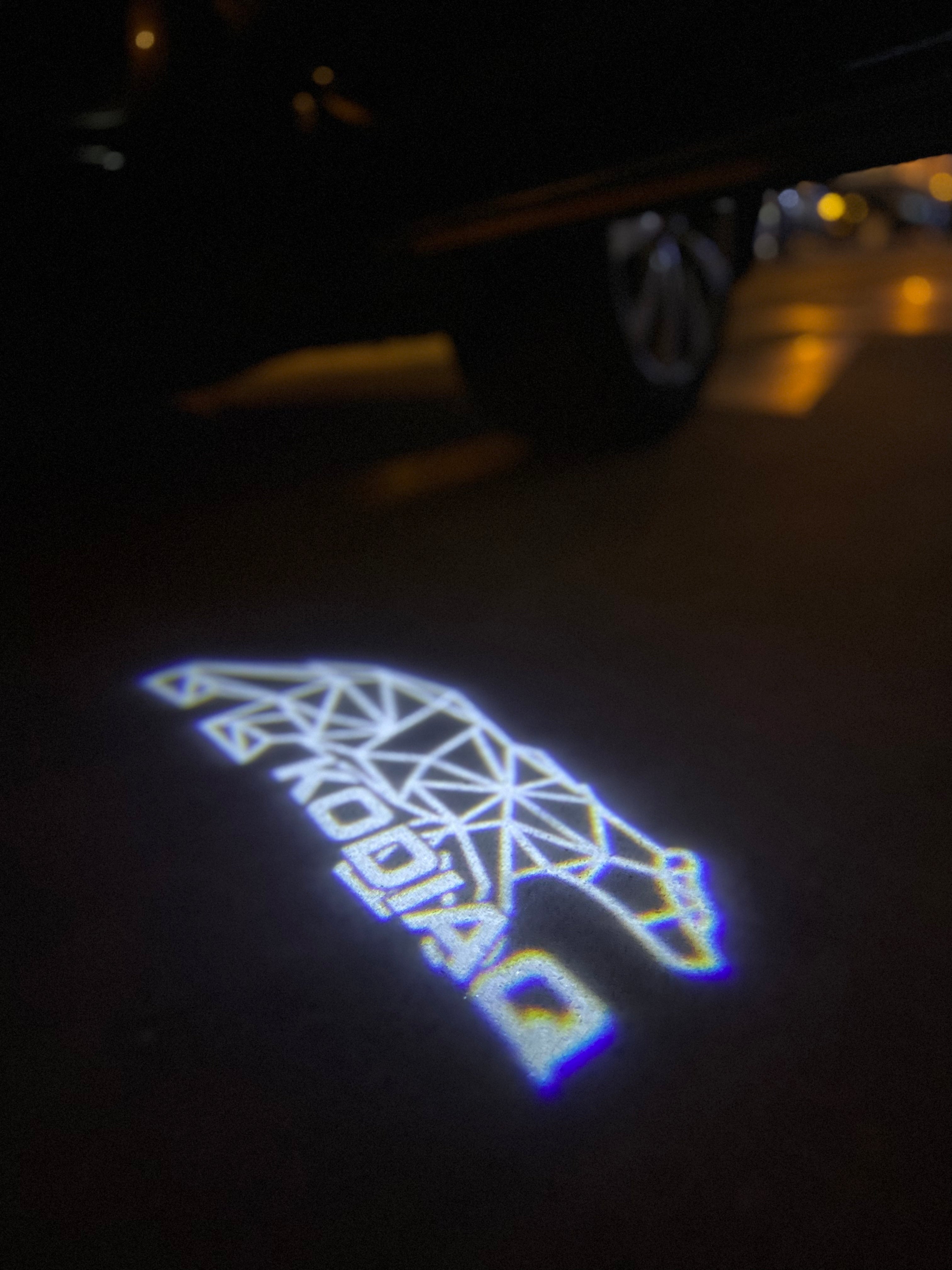 SKODA KODIAQ LOGO PROJECTOT LIGHTS Nr.68 (Menge 1 = 2 Logo Film / 2 Türlichter)