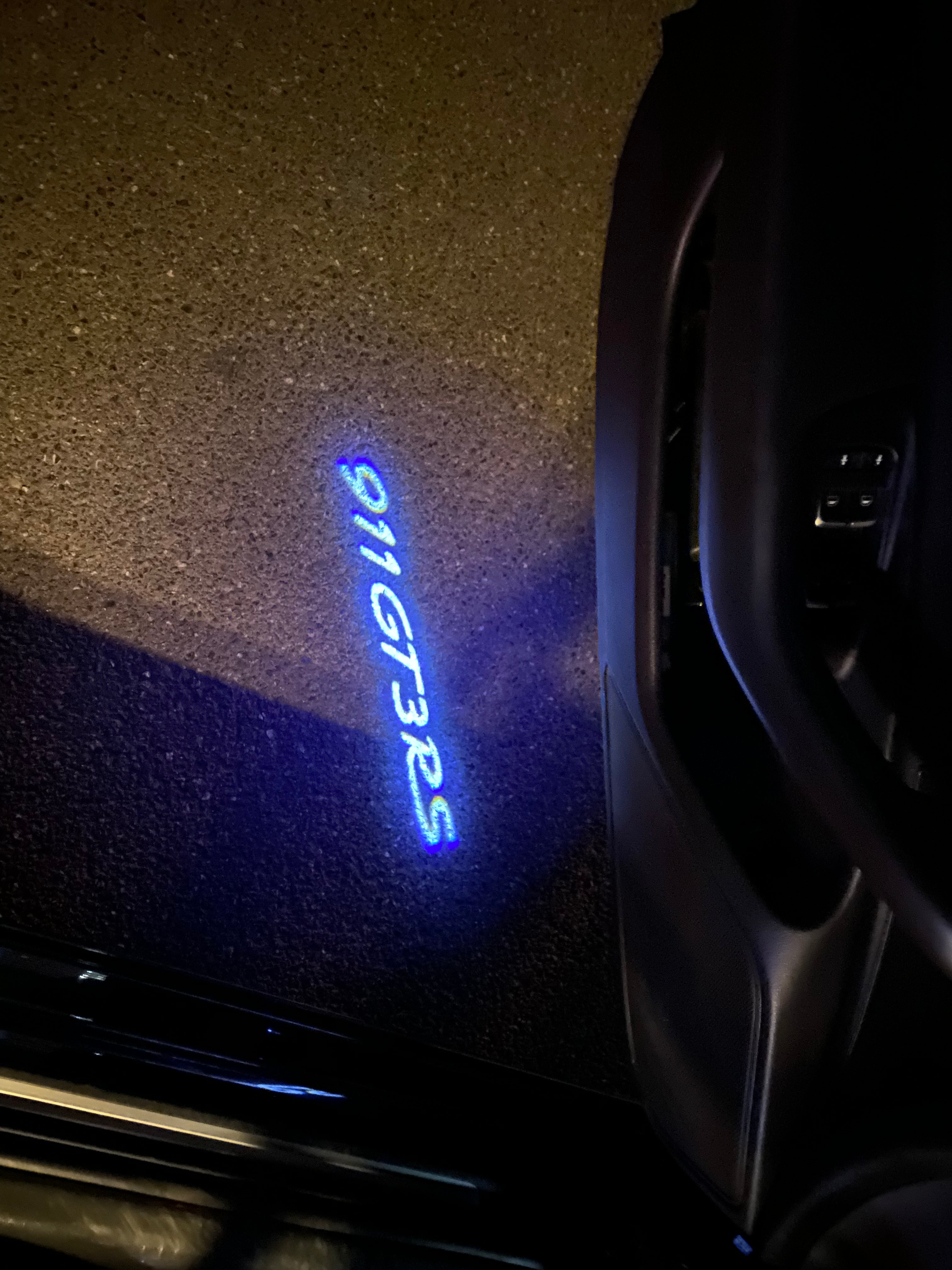 LUCES DE PROYECTOR DE LOGOTIPO ORIGINAL PORSCHE N ° 03 (cantidad 1 = 2 Película de logotipo / 2 luces de puerta)