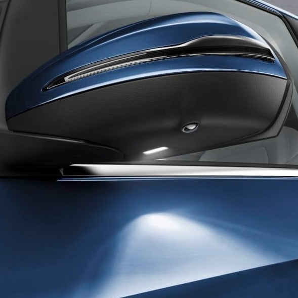 Mercedes Benz UMFELDLIGHTING CON PROIEZIONE DEI LOGHI MARKEN