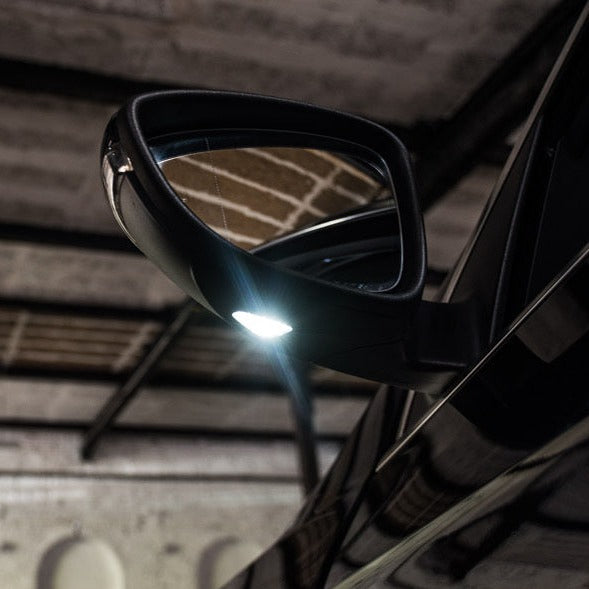 Mercedes Benz UMFELDLIGHTING CON PROIEZIONE DEI LOGHI MARKEN