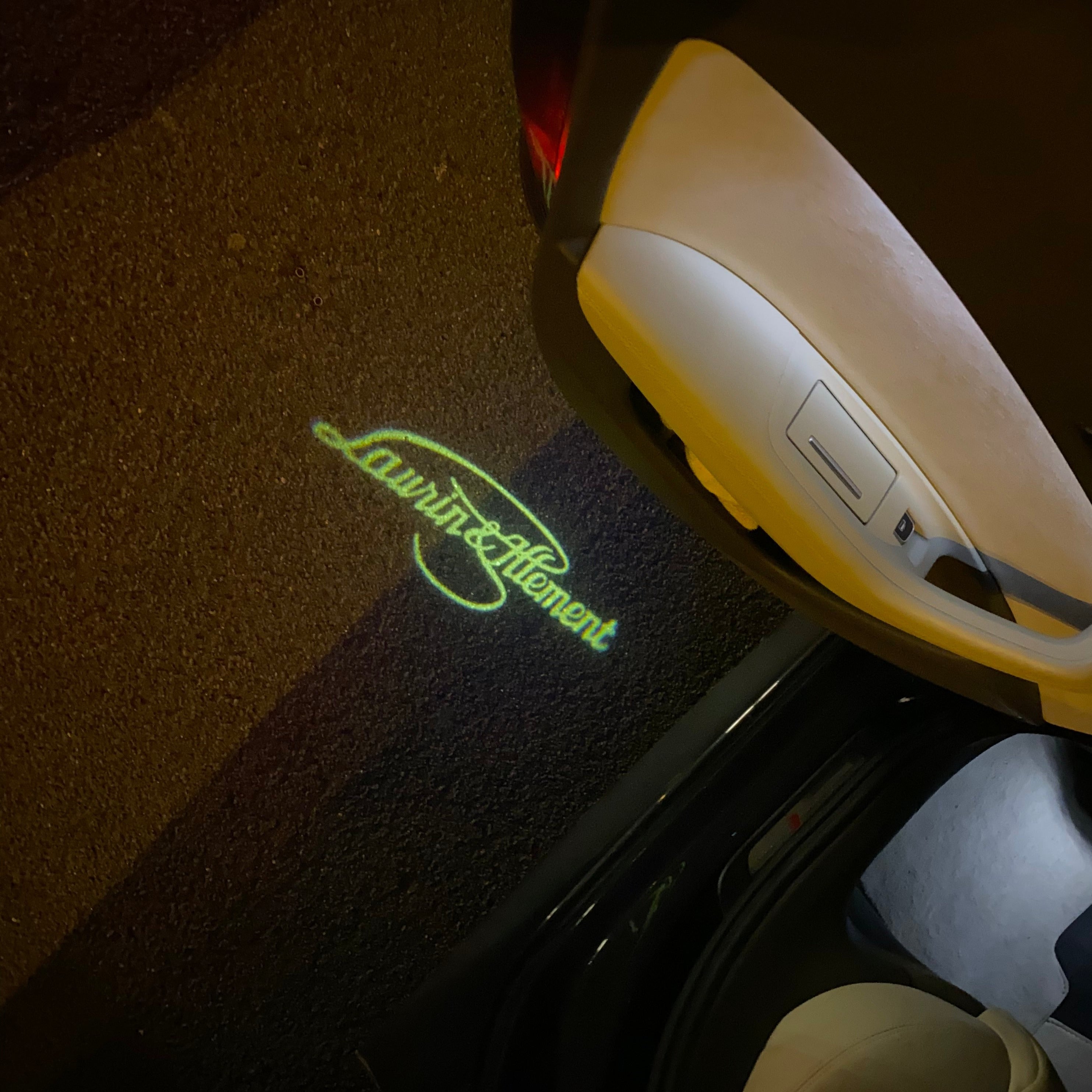 SKODA Laurin&klement LOGO PROJECTOT LIGHTS Nr.19 (quantité 1 = 2 Logo Films /2 feux de porte)