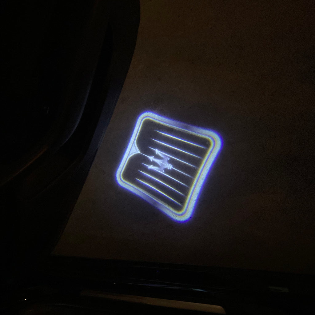 Maserati LOGO PROJECROTR LIGHTS Nr.01 (quantità 1 = 1 set / 2 luci porta)