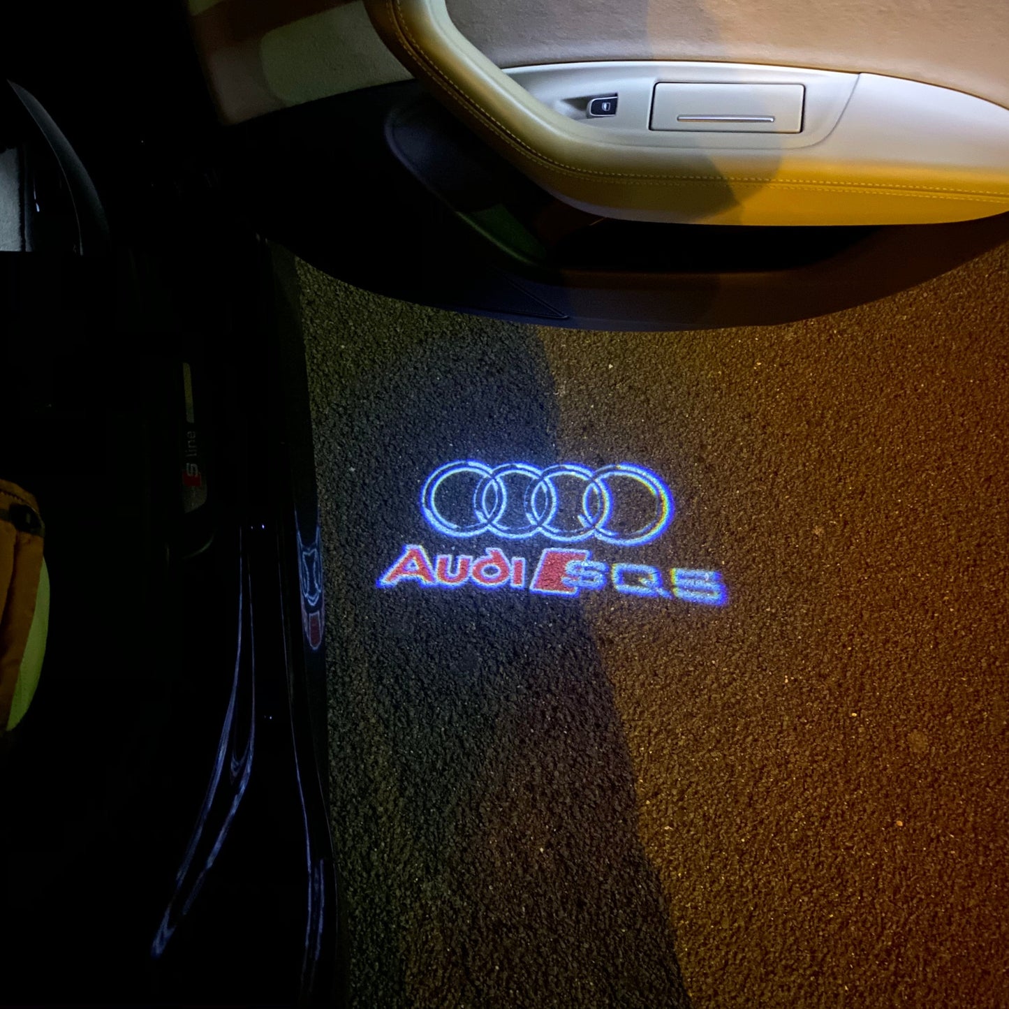 AUDI LOGO PROJECTOT LIGHTS Nr.253 (الكمية 1 = 2 Logo Films /2 أضواء الباب)