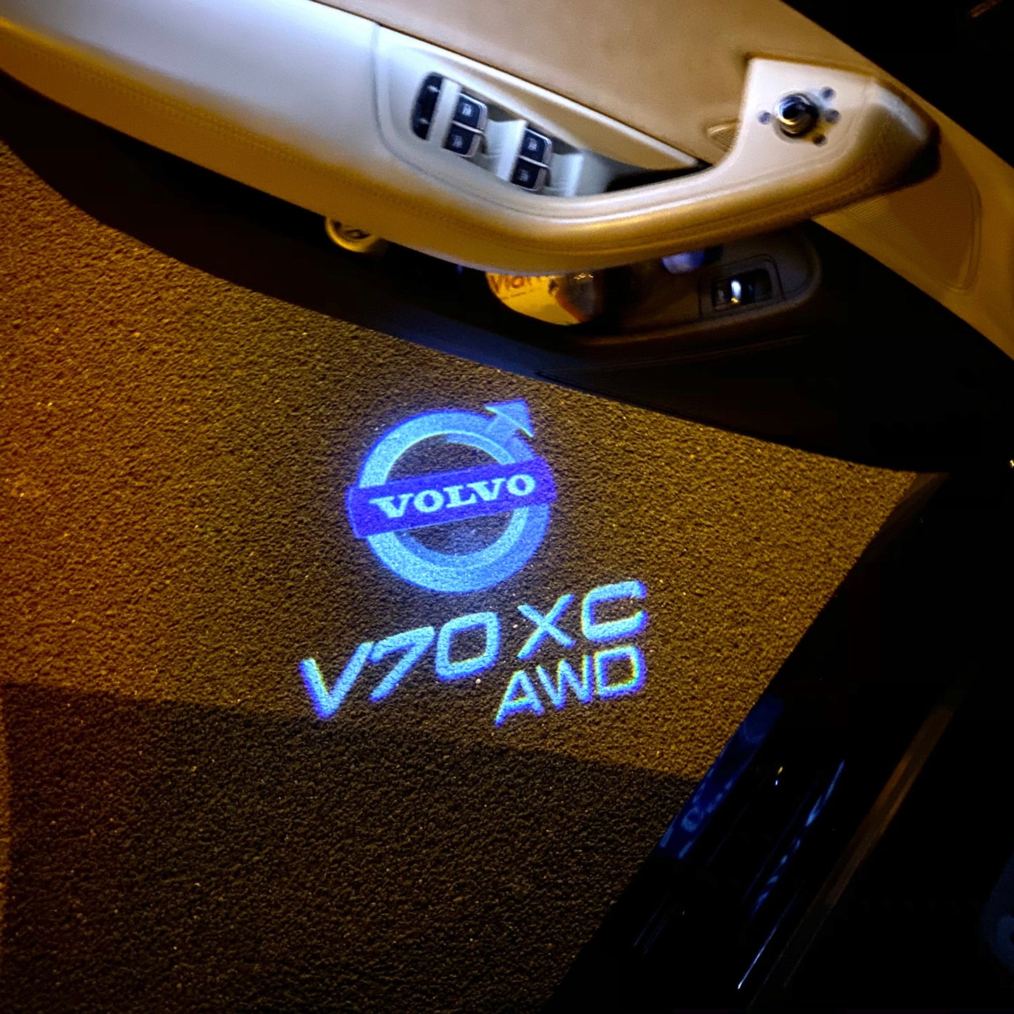 LUCES DE PROYECTOR CON LOGO V70 N ° 04 (cantidad 1 = 2 Película de logotipo / 2 luces de puerta)