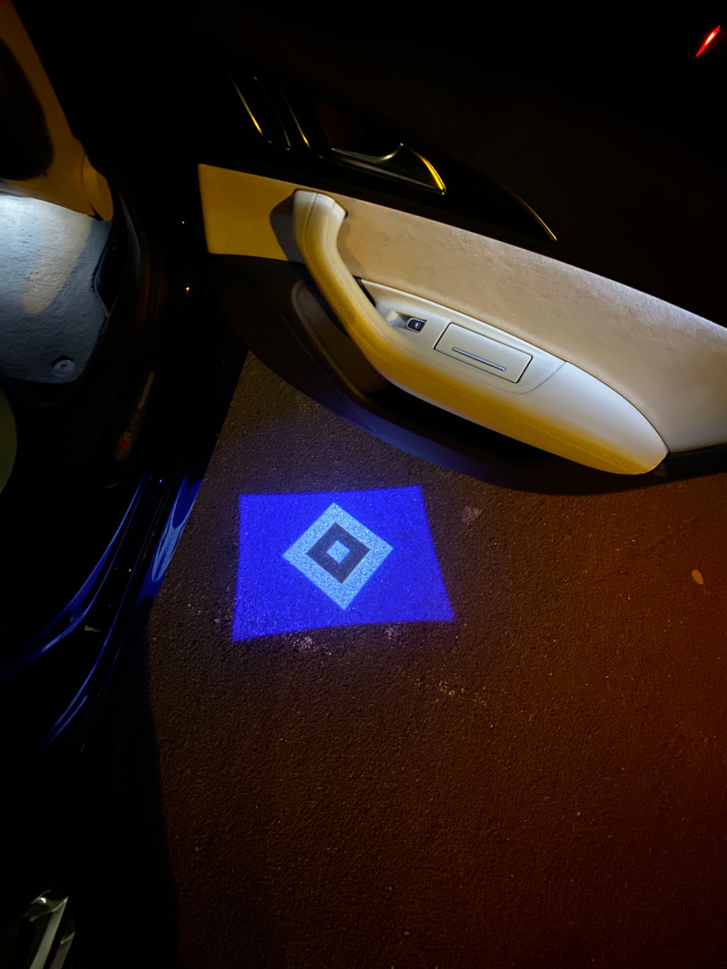 Football CLUB HSV Hamburg Logo Nr.258  (quantity 1 = 2 Logo Films /2 door lights）