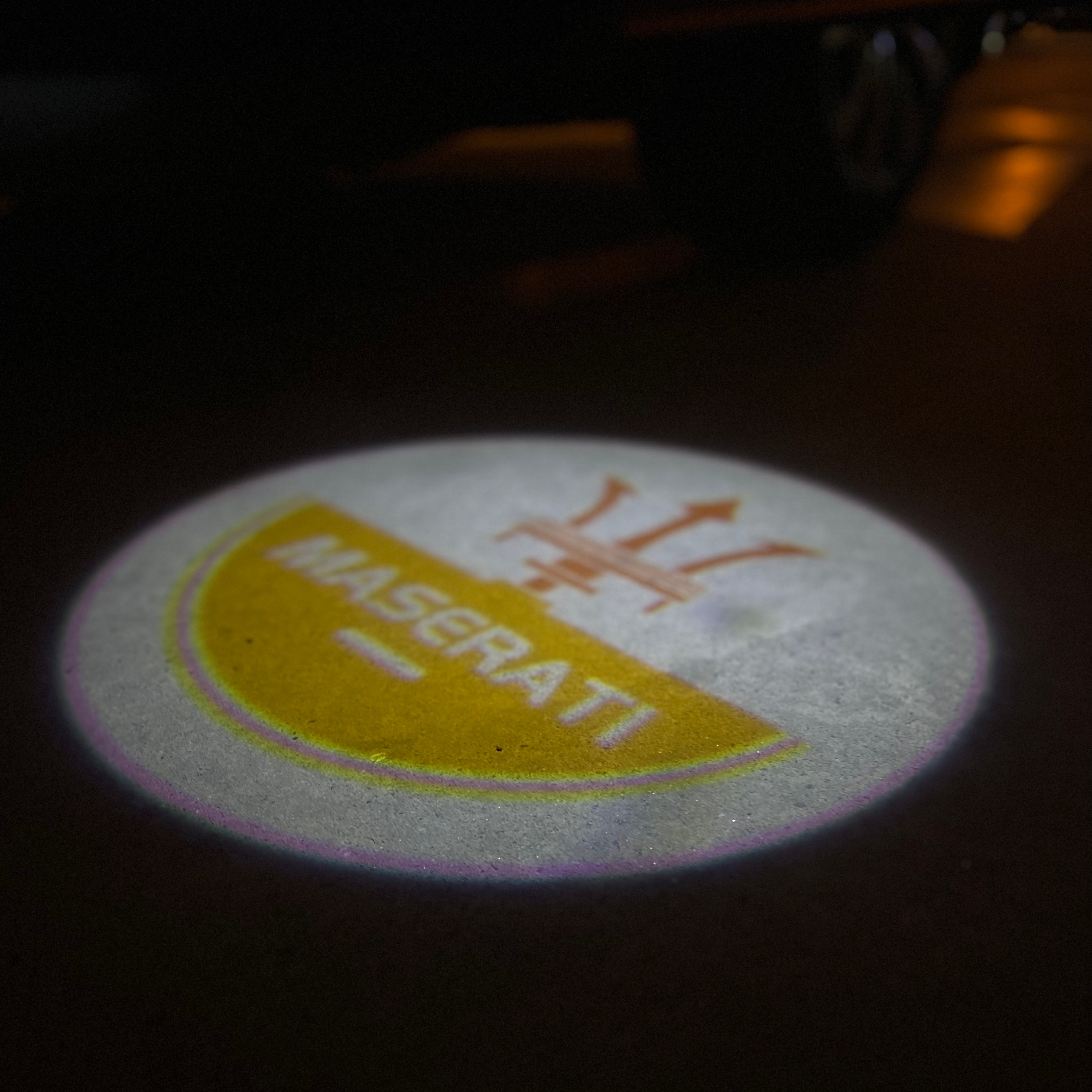 Maserati LOGO PROJECROTR LIGHTS Nr.01 (quantità 1 = 1 set / 2 luci porta)