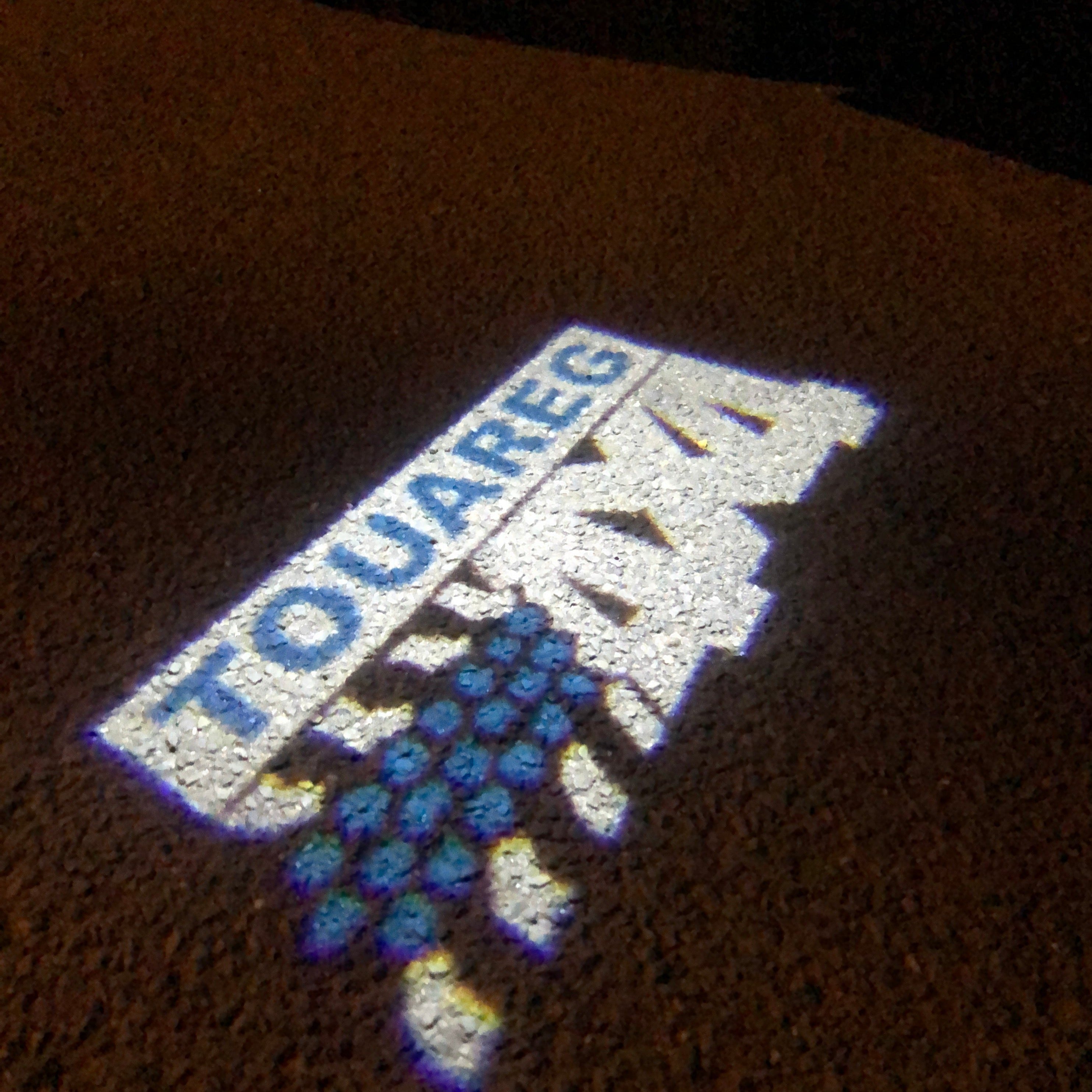 فولكس واجن باب أضواء TOUAREG 4X4 الشعار رقم 80 (كمية 1 = 2 شعار الأفلام / 2 من قبل الأضواء)