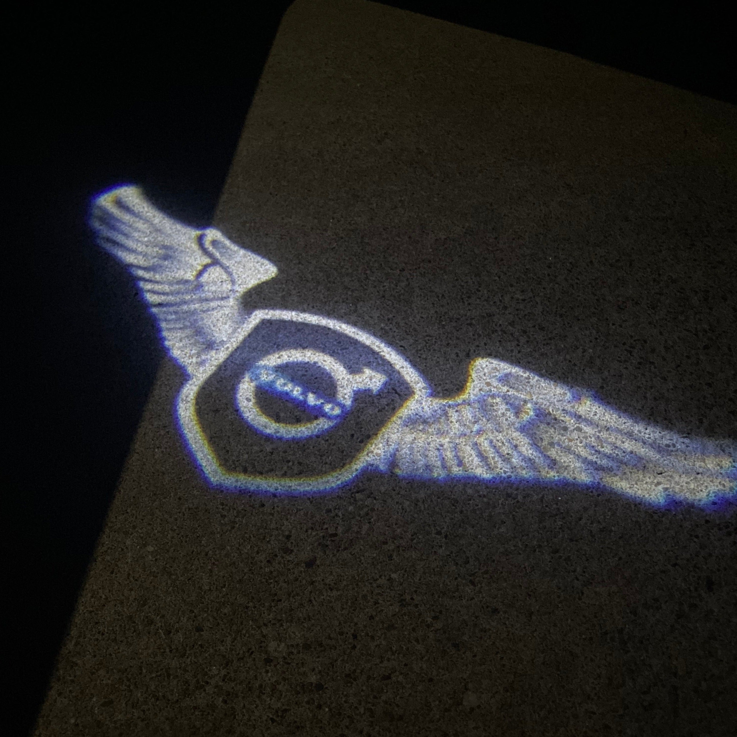 LUCI PROIETTORI LOGO Volvo Nr.126 (quantità 1 = 2 Logo Film / 2 luci porta)