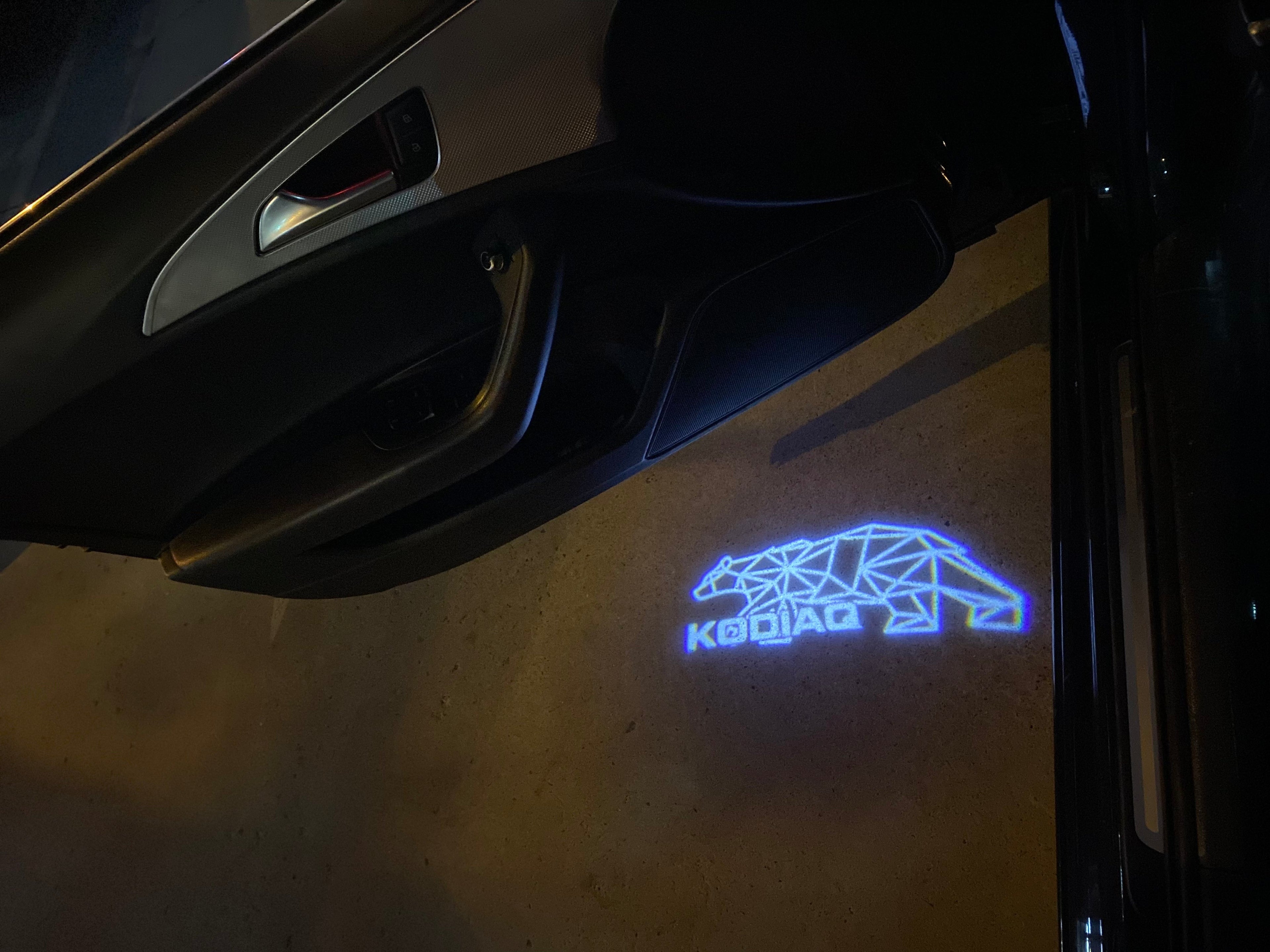 SKODA KODIAQ LOGO PROJECTOT LIGHTS Nr.68 (Menge 1 = 2 Logo Film / 2 Türlichter)