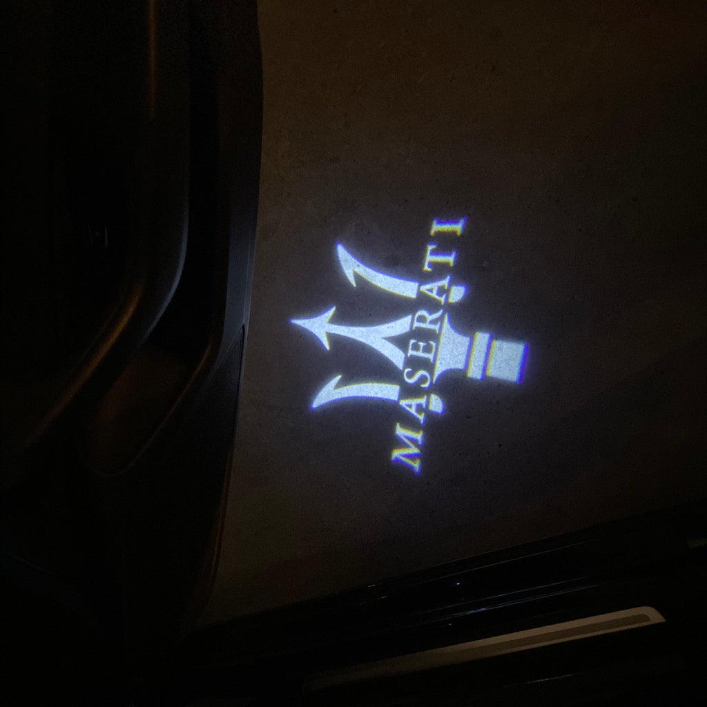 Maserati LOGO PROJECROTR LIGHTS Nr.01 (Anzahl 1 = 1 Sets / 2 Türleuchten)