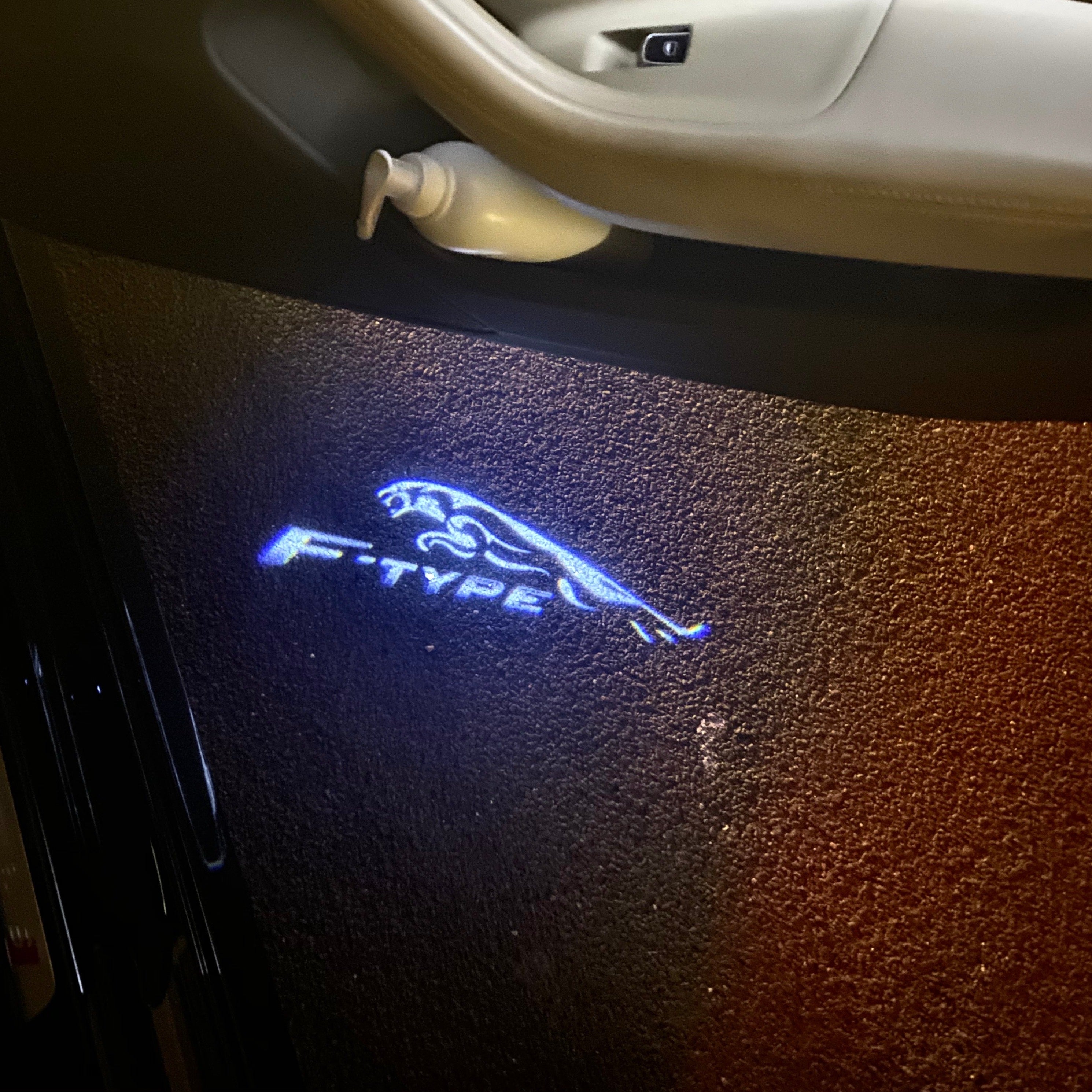 JAGUAR LOGO PROJECROTR LIGHTS Nr.110 (quantità 1 = 1 set/2 luci porta)