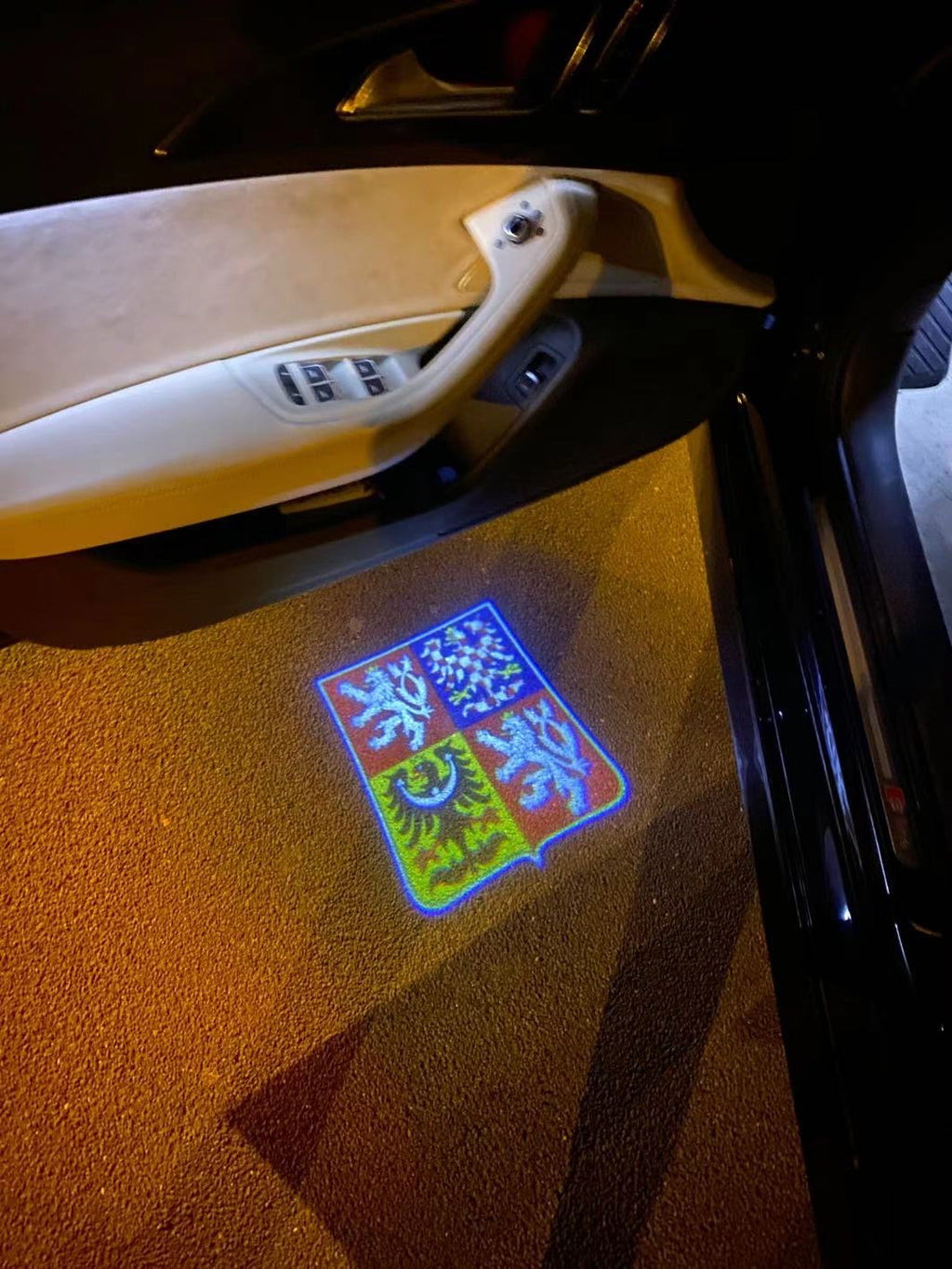 Czech Republic  Česká republika    National Flag  logo door lights (quantity 1 = 1 sets / 2 logo film /  Can replace of lights  other logos )