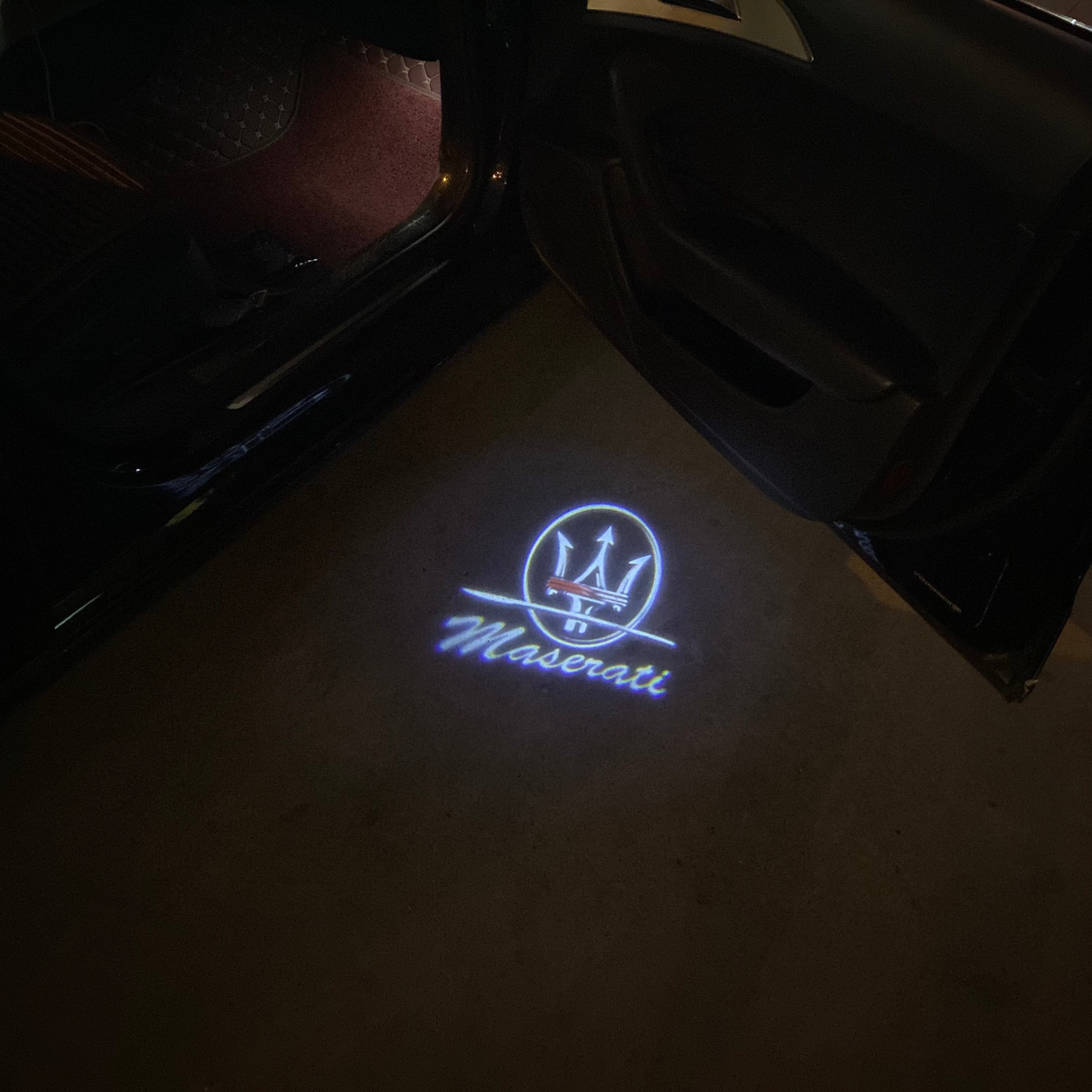 Maserati LOGO PROJECROTR LIGHTS Nr.01 (quantità 1 = 1 set / 2 luci porta)