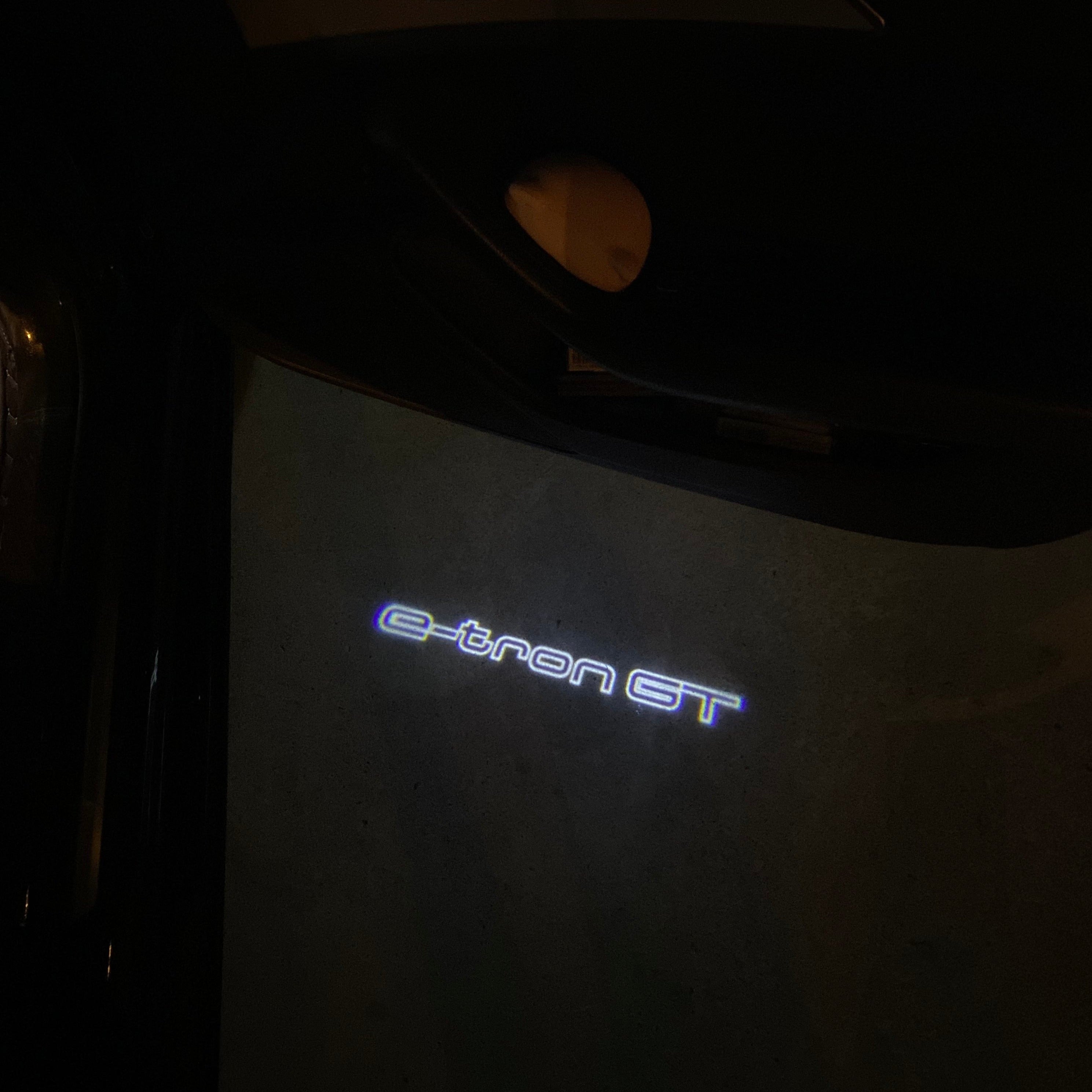 AUDI LOGO PROJECTOT LIGHTS Nr.19 (الكمية 1 = 2 Logo Films /2 أضواء الباب)