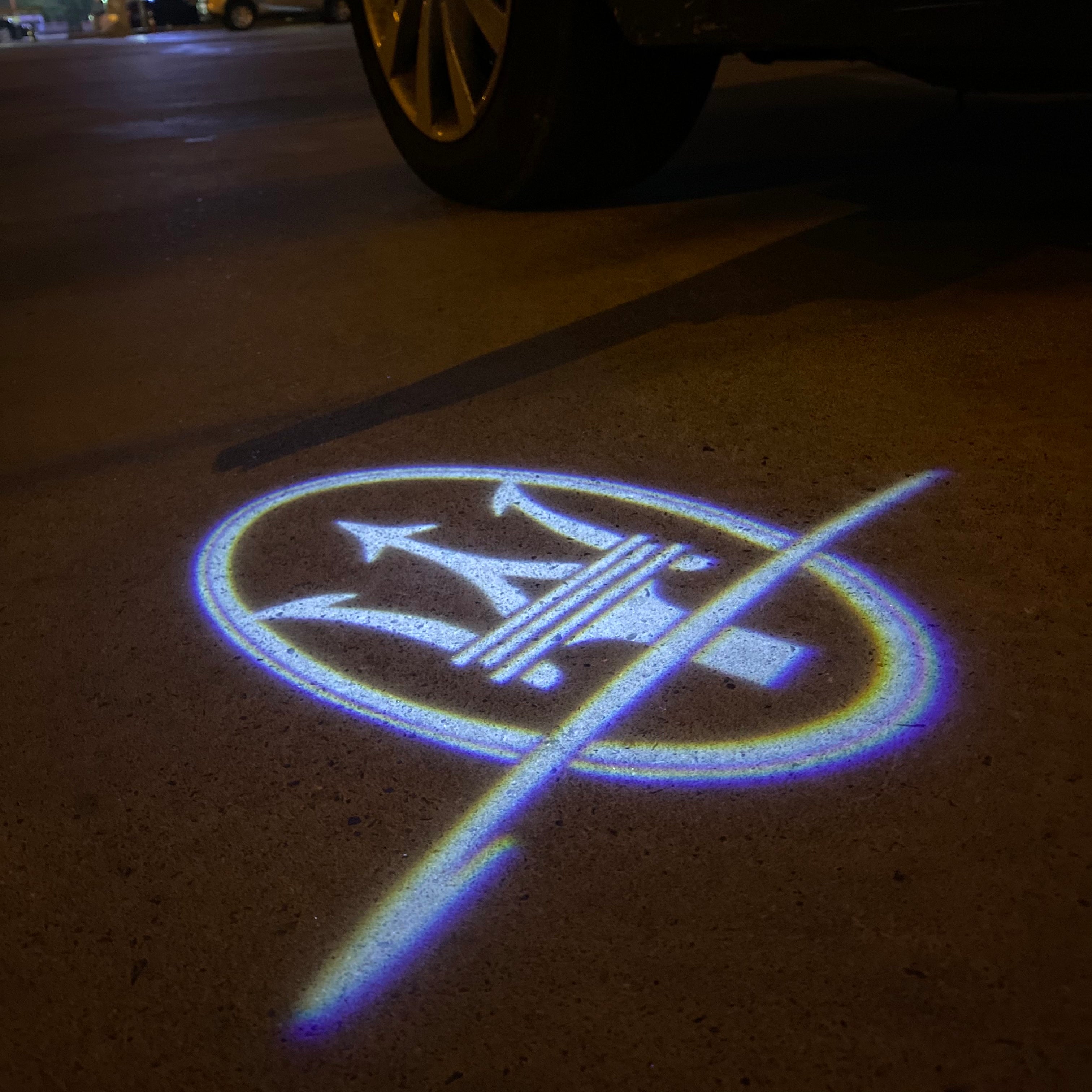 Maserati LOGO PROJECROTR LIGHTS Nr.01 (quantità 1 = 1 set / 2 luci porta)