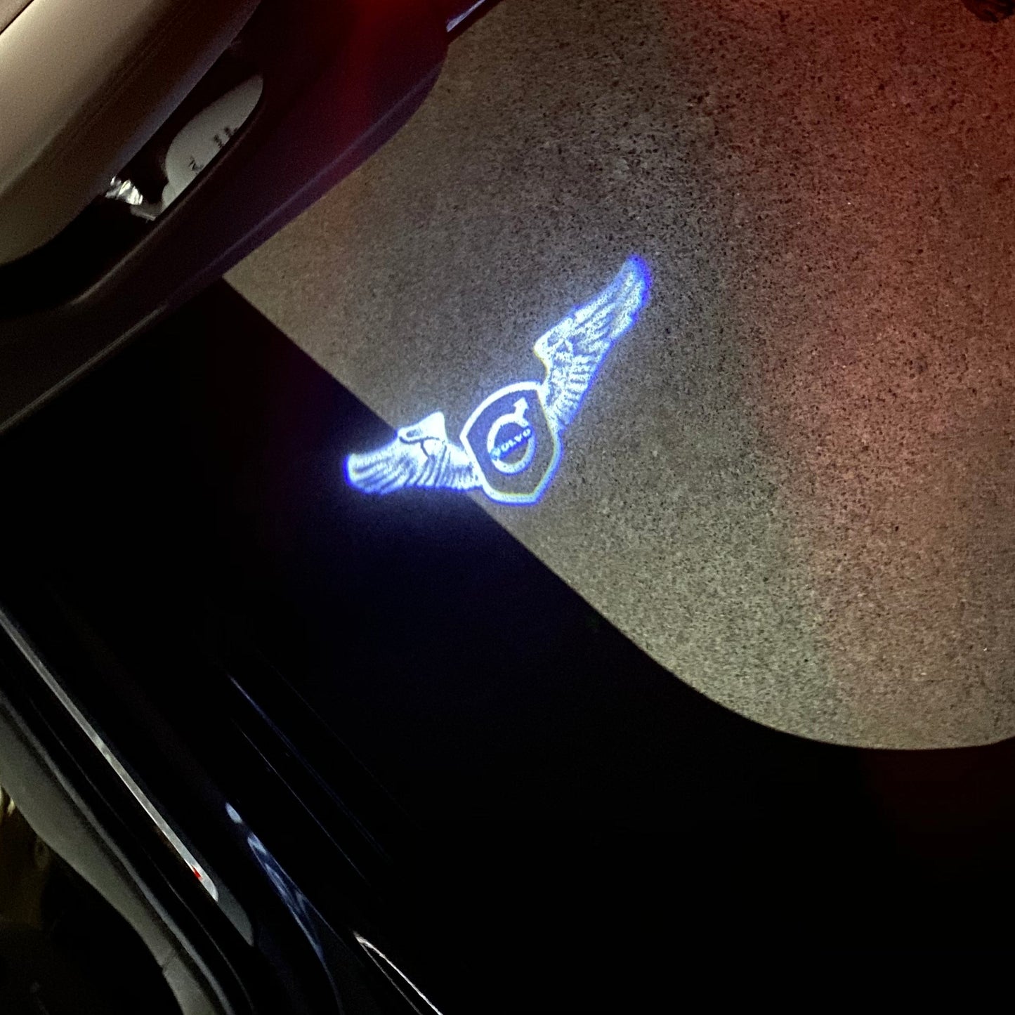 Volvo LOGO PROJECROTR LIGHTS Nr.126 (الكمية 1 = 2 شعار فيلم / 2 أضواء الباب)