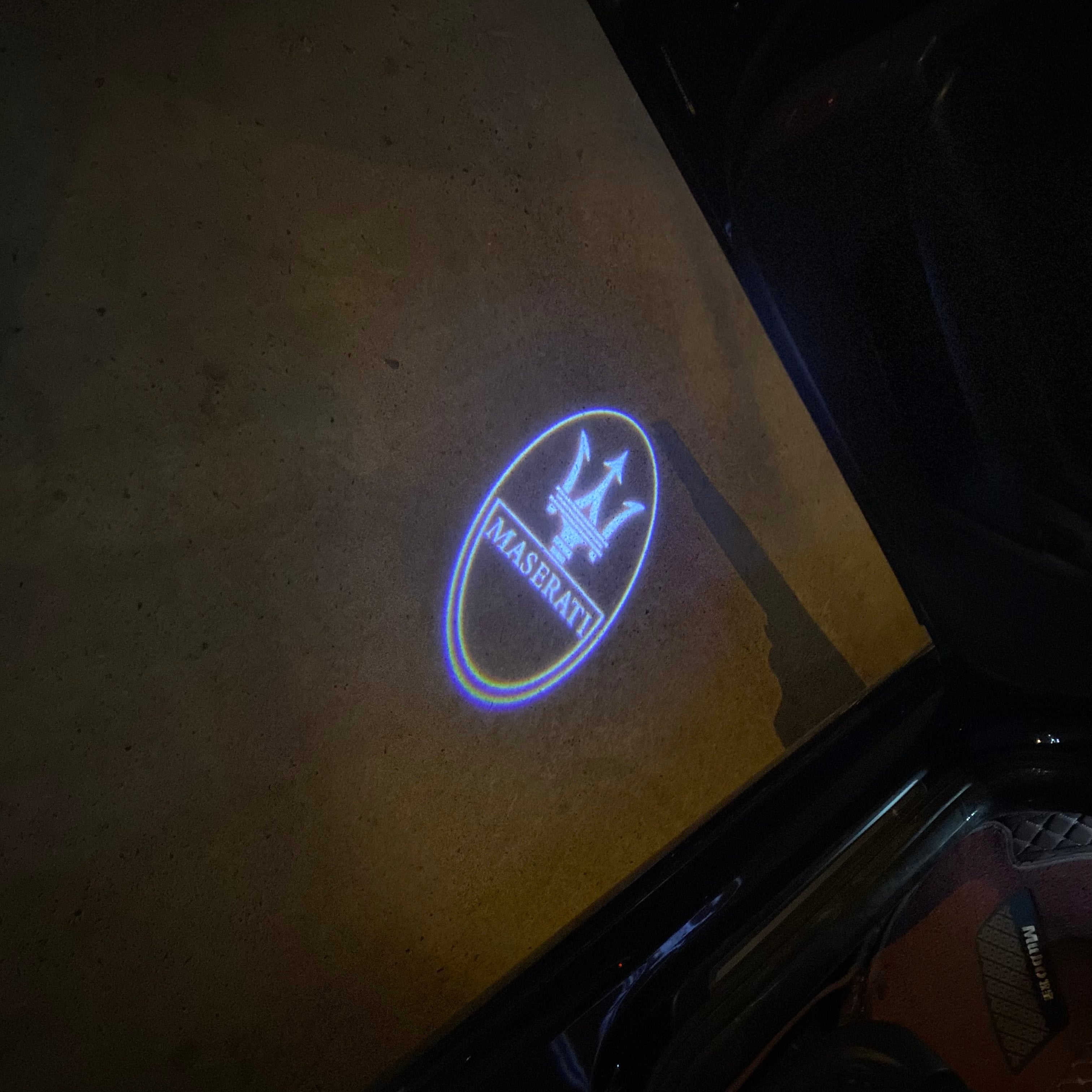 Maserati LOGO PROJECROTR LIGHTS Nr.01 (quantità 1 = 1 set / 2 luci porta)