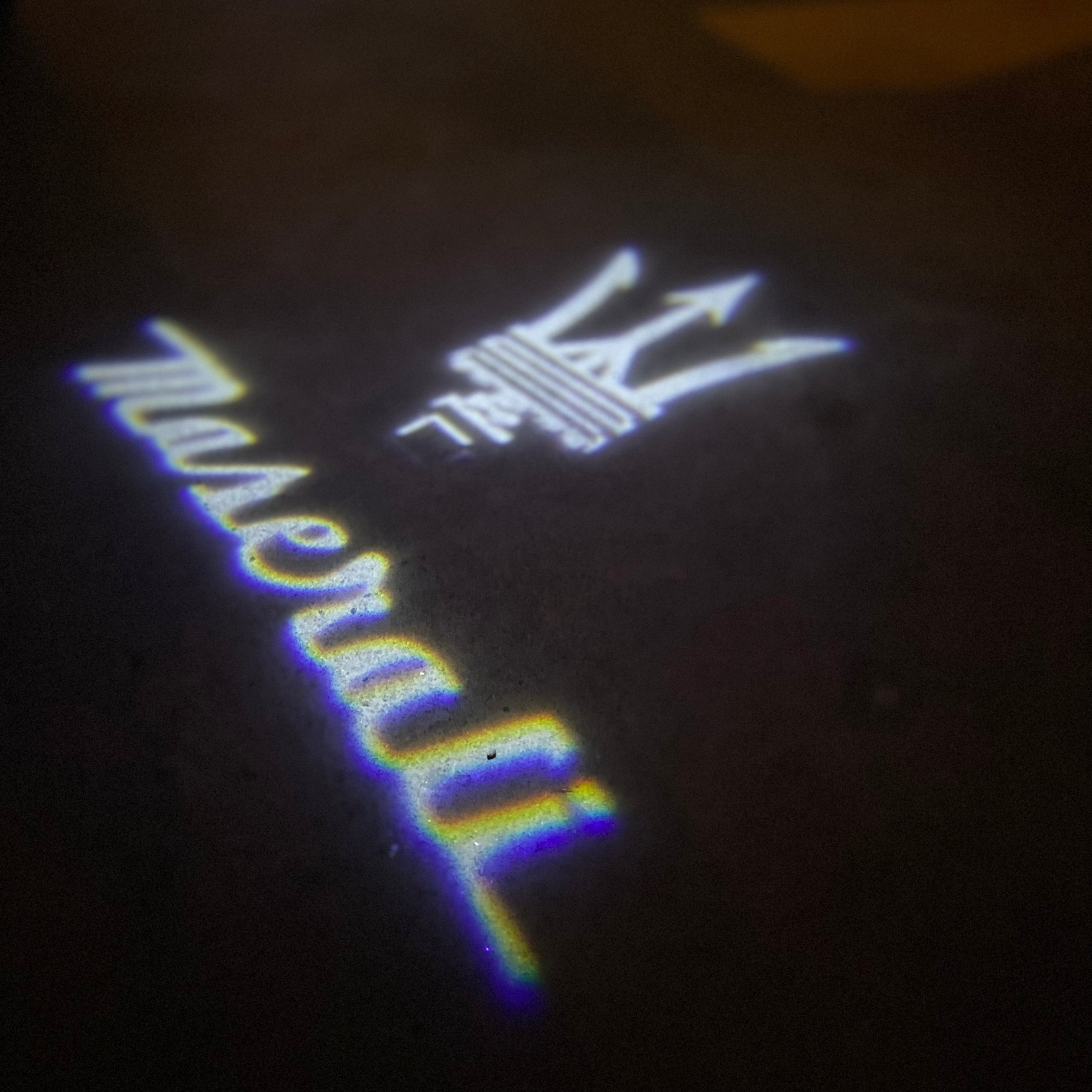 Maserati LOGO PROJECROTR LIGHTS Nr.01 (quantità 1 = 1 set / 2 luci porta)