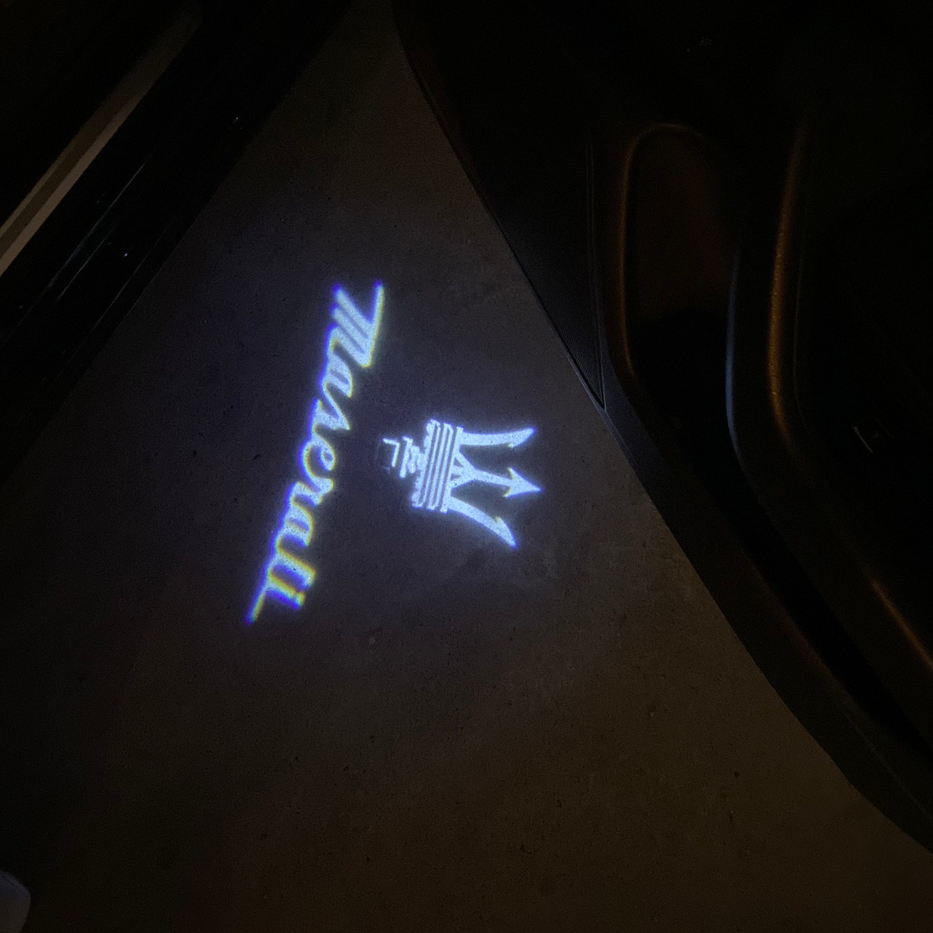 Maserati LOGO PROJECROTR LIGHTS Nr.01 (quantità 1 = 1 set / 2 luci porta)