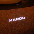 SKODA KAROQ LOGO LIGHTS Nr.115 (cantidad 1 = 2 logo película / 2 luces de puerta)