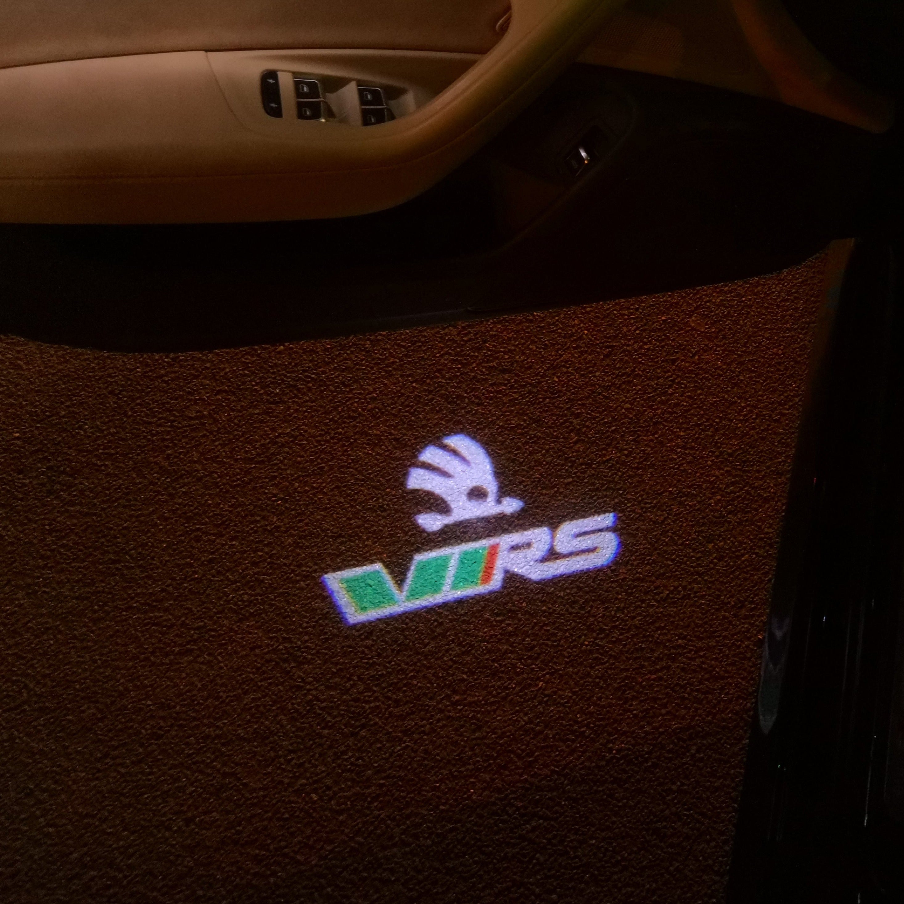 SKODA VRS LOGO LIGHTS Nr.24 (Menge 1 = 2 Logo Film / 2 Türlichter)
